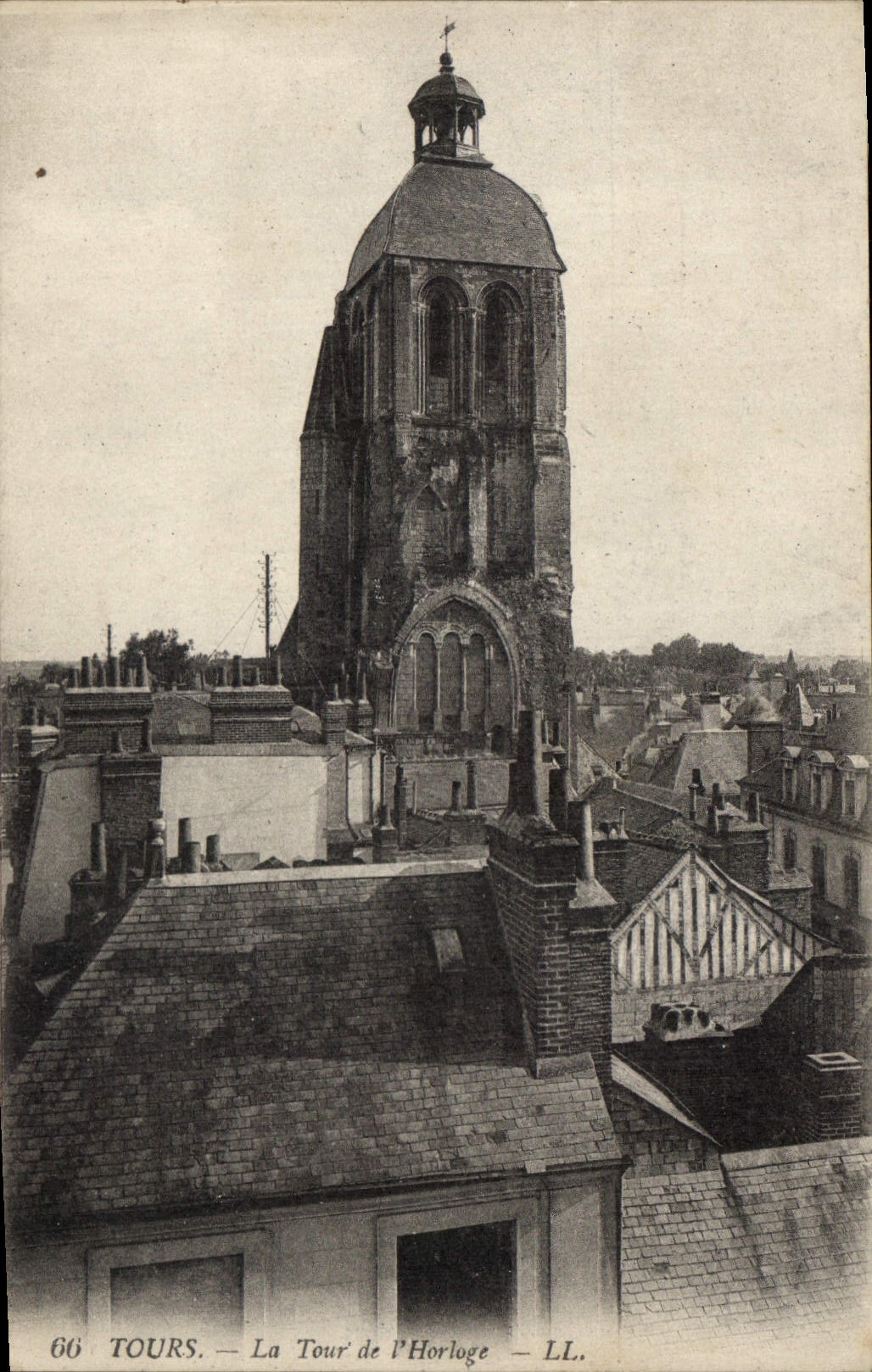 CPA Tours La Tour de l'Horloge 