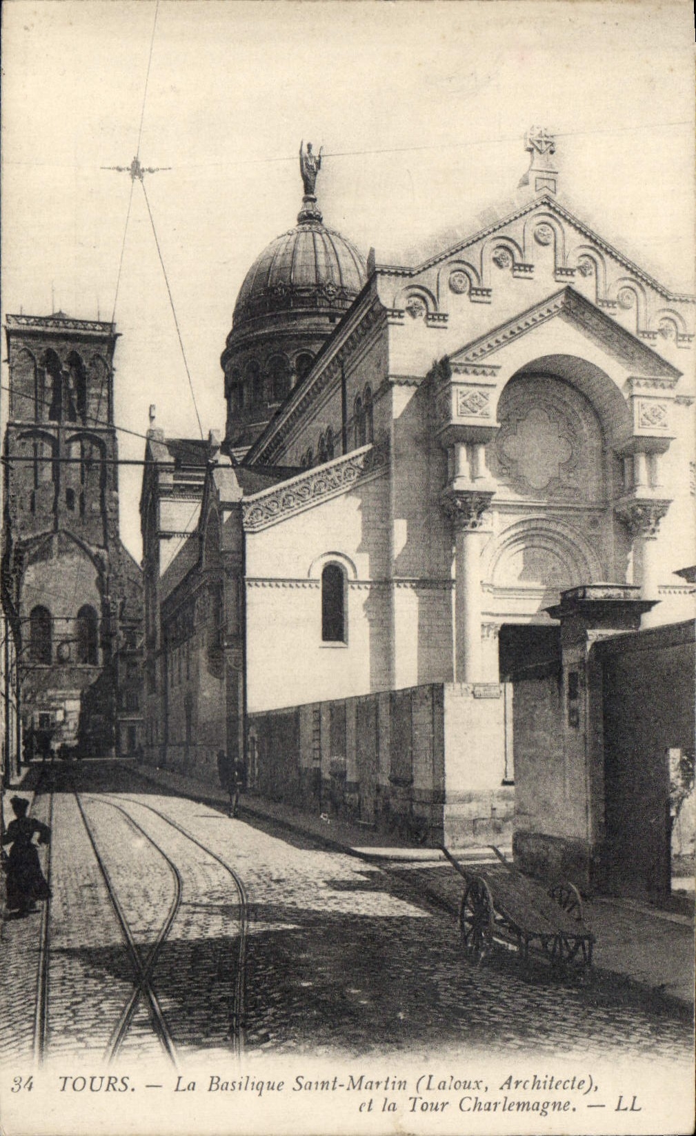 CPA Tours La Basilique Saint Martin et la Tour Charlemagne 