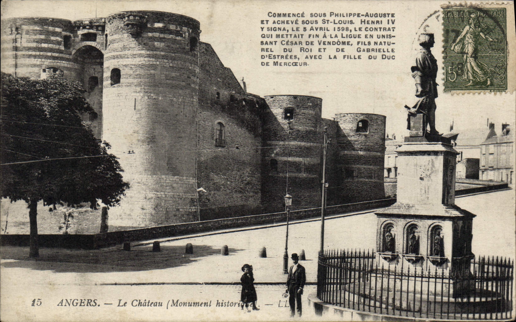 CPA Angers Le Chateau Monument historique 