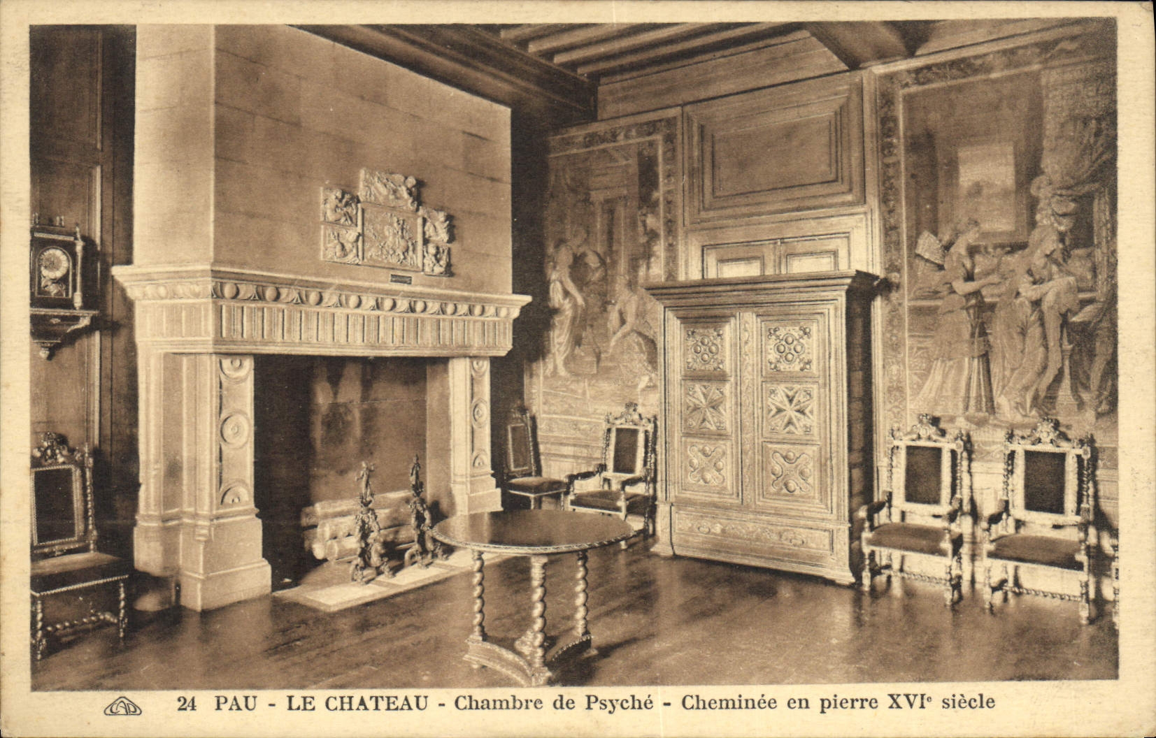 CPA Pau Le Chateau Chambre de Psyche Cheminee en pierre XVI siecle