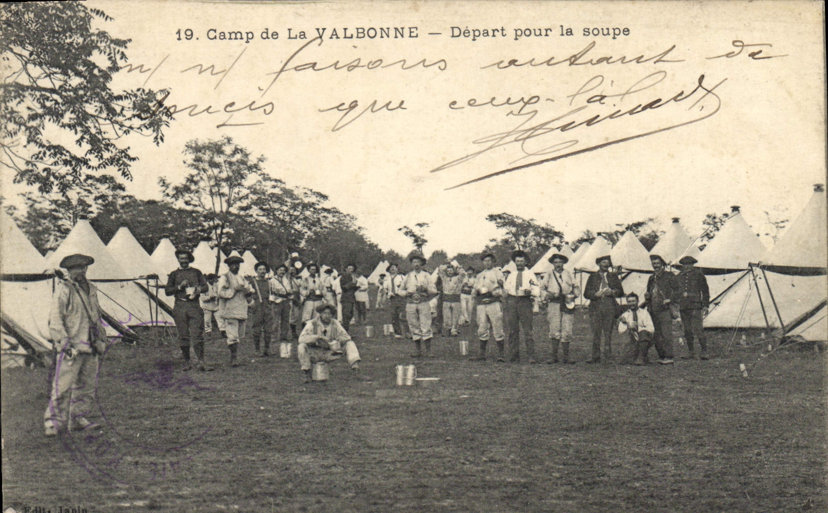 CPA Camp de la Valbonne Depart pour la soupe Militaria