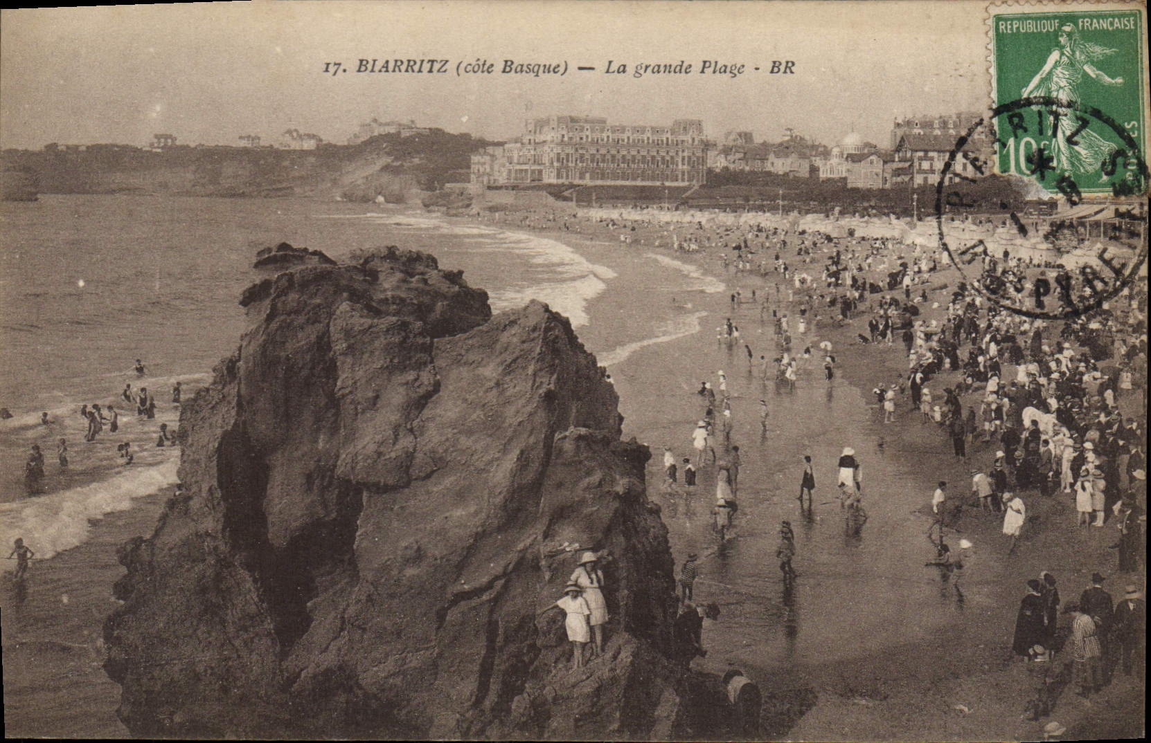 CPA Biarritz cote Basque La grande Plage 