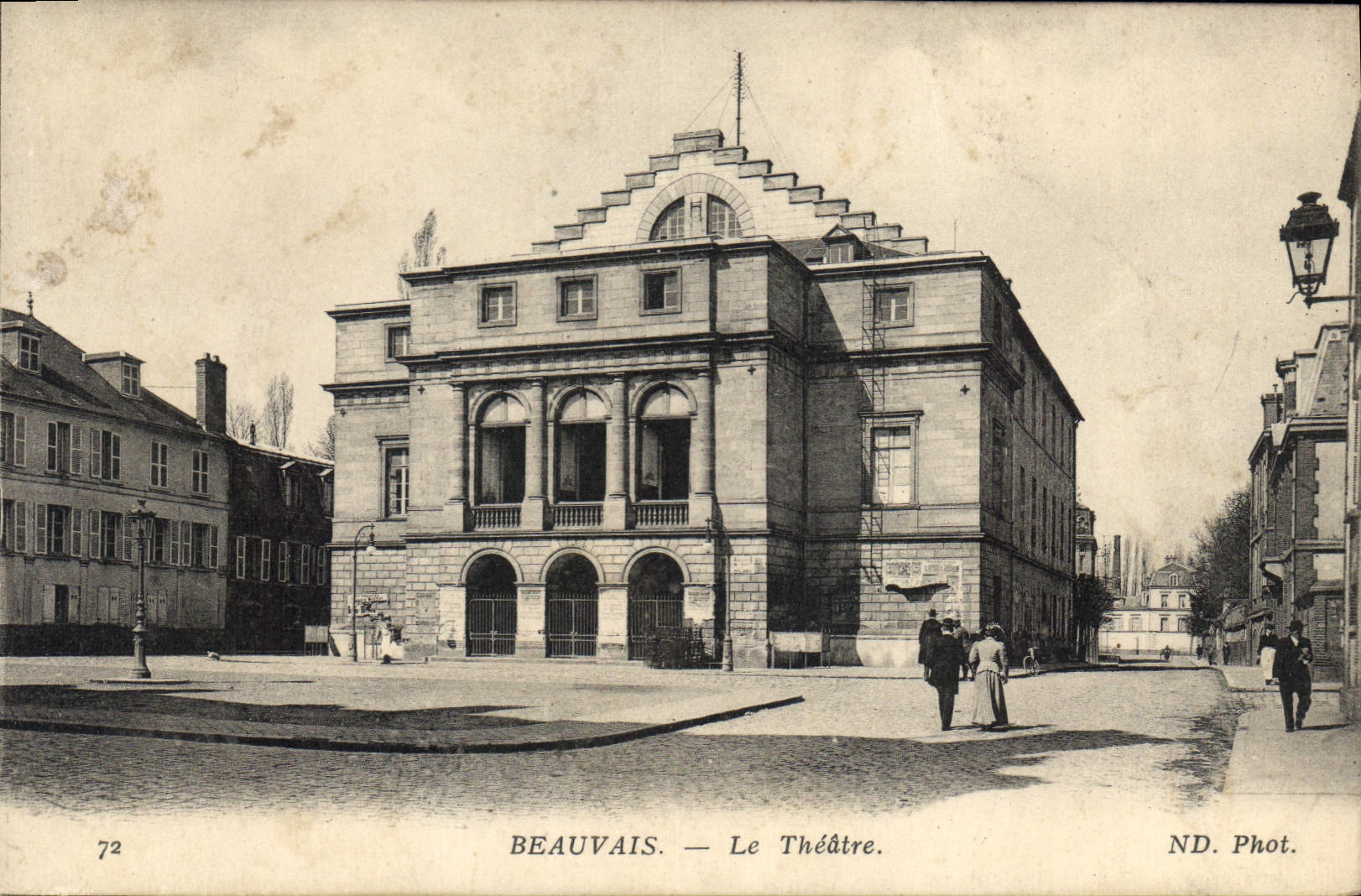CPA Beauvais Le Theatre 