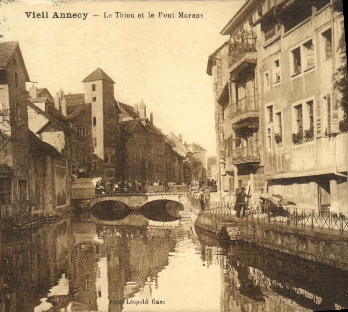 CPA Vieil Annecy Le Thiou et le Pont Morens