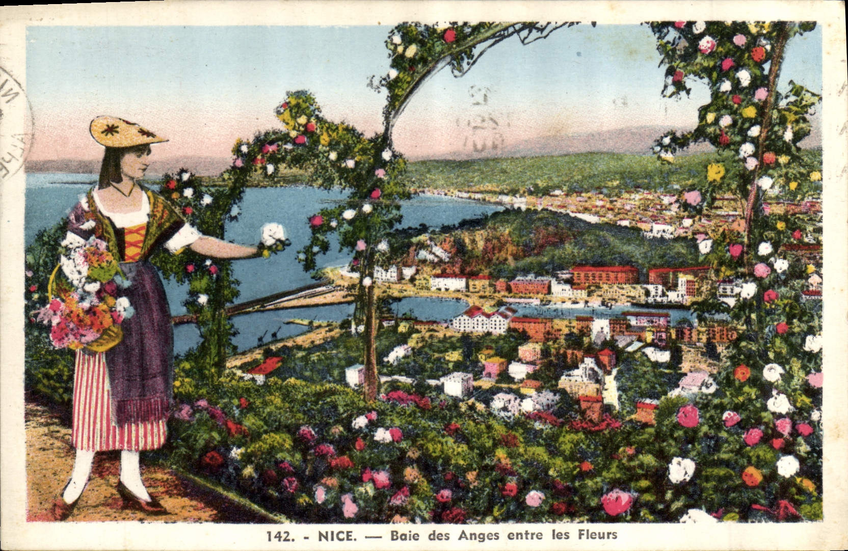 CPA Nice Baie des Anges entre les Fleurs Folklore
