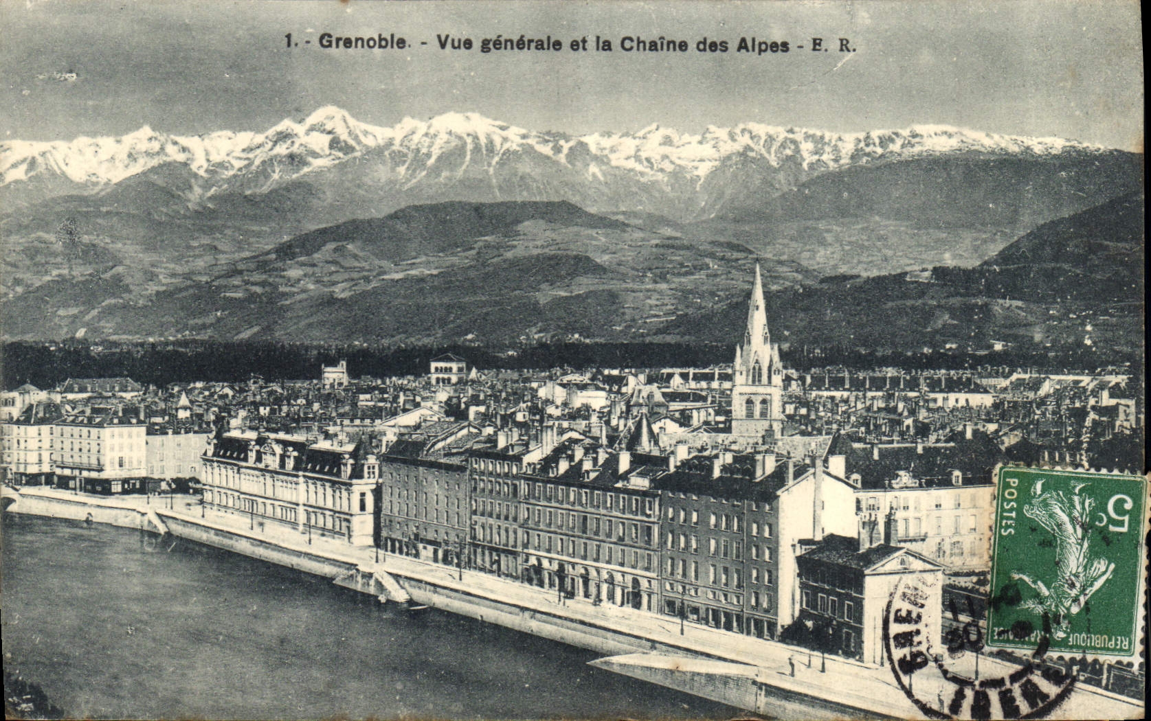 CPA Grenoble Vue generale et la Chaine des Alpes 