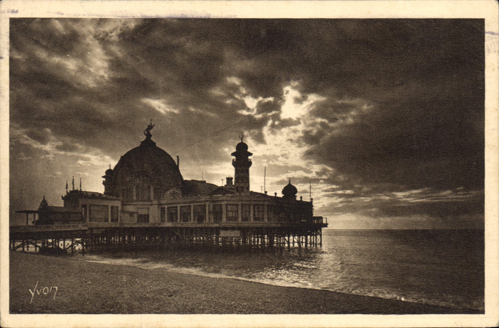 CPA Cote d'Azur Nice Alpes Maritimes Crepuscule sur le Palais de la Jetee 