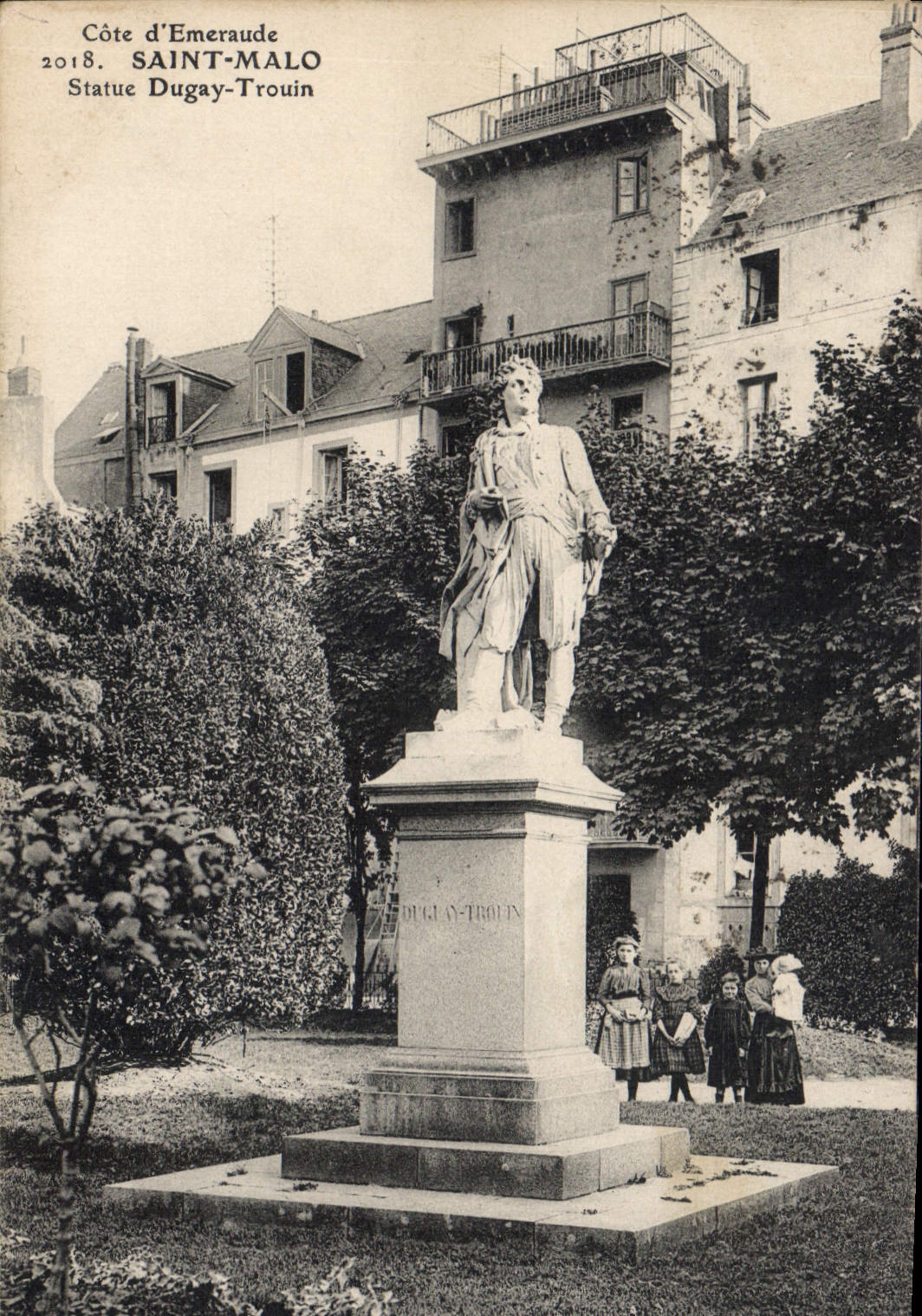 CPA Saint Malo Statue Dugay Trouin 