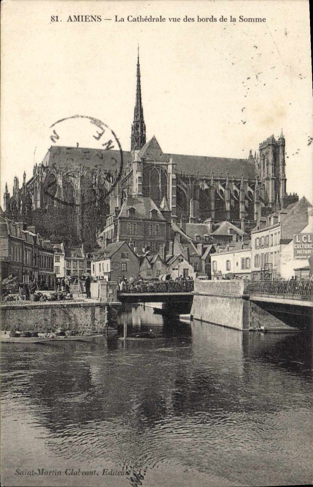 CPA Amiens La Cathedrale vue des bords de la Somme 