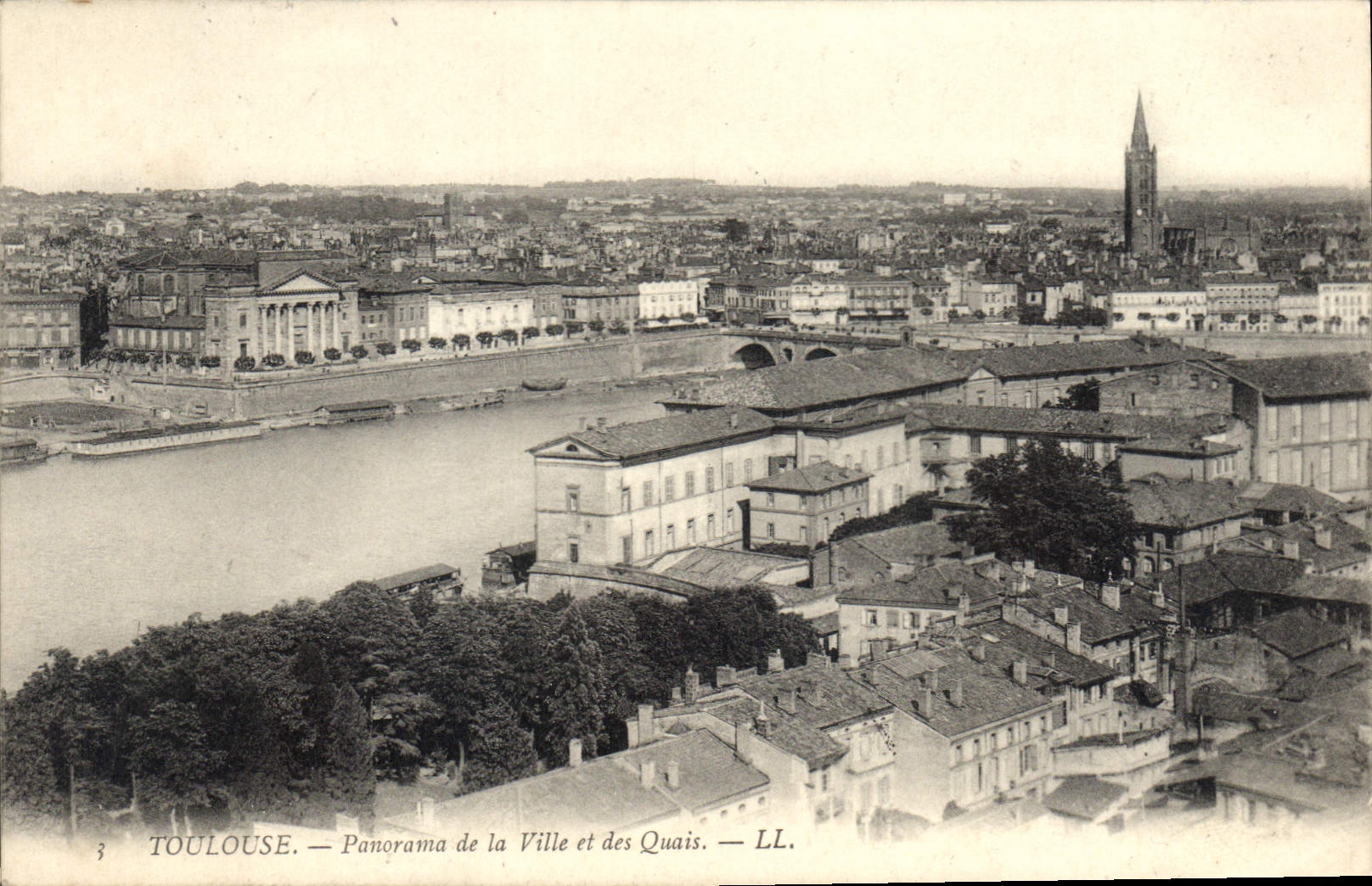 CPA Toulouse Panorama de la Ville et des Quais