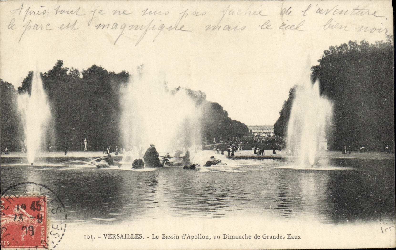 CPA Versailles Le Bassin d'Apollon un Dimanche de Grandes Eaux 