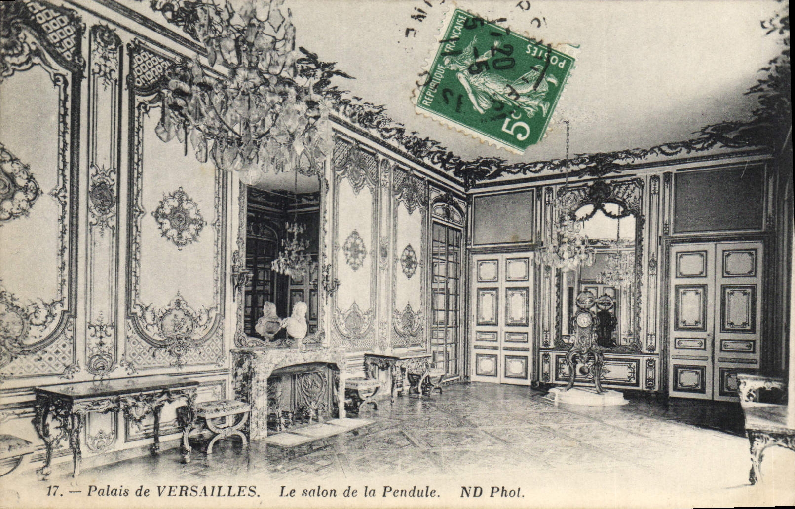 CPA Palais de Versailles Le salon de la Pendule