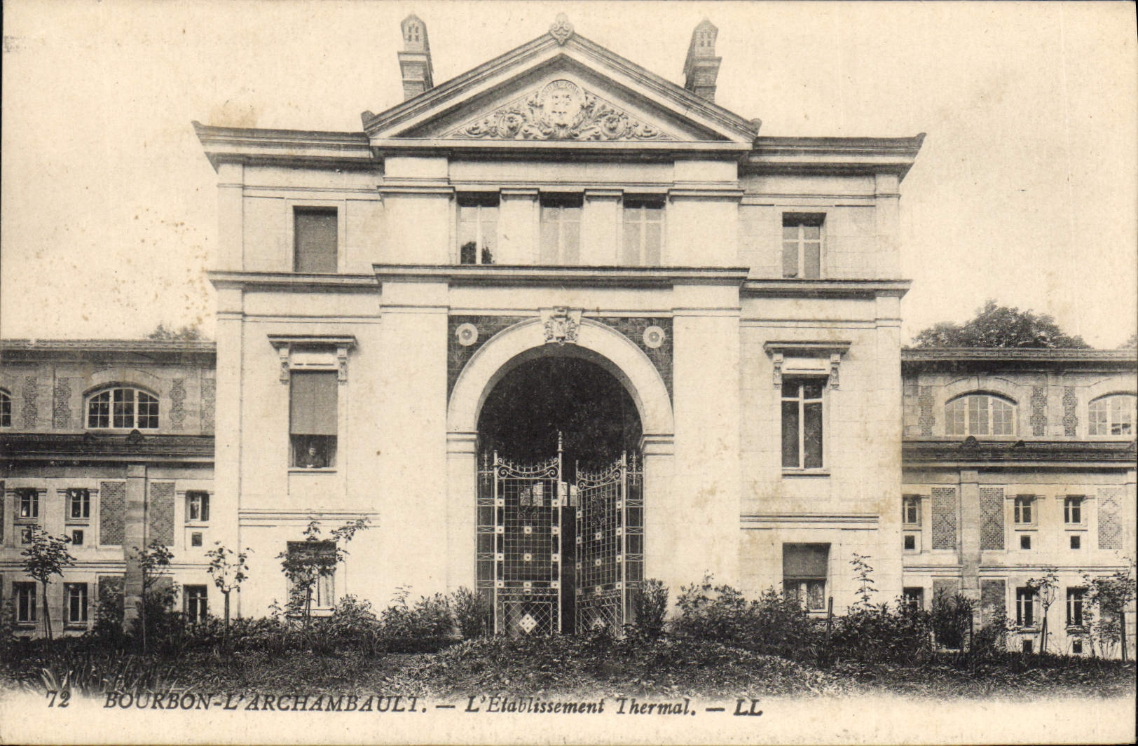 CPA Bourbon L'Archambault L'Etablissement Thermal