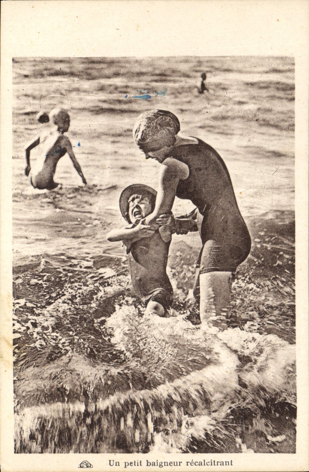 CPA Un petit baigneur recaleitrant 