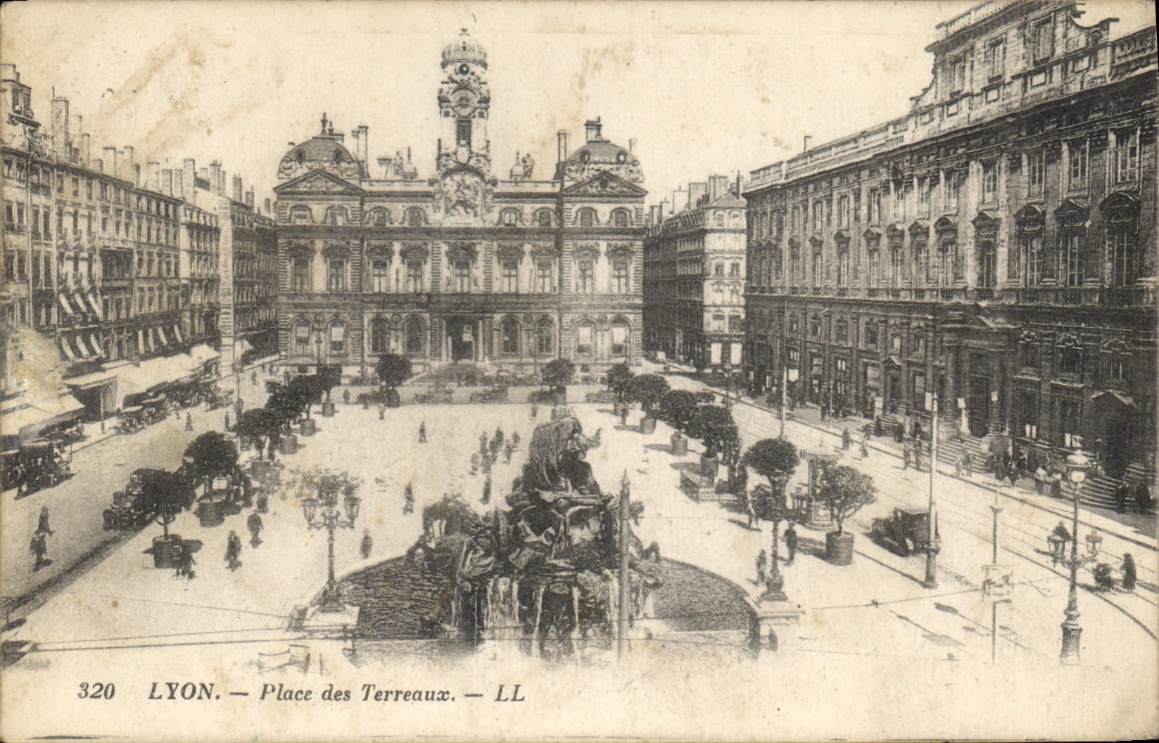 CPA Lyon Place des Terreaux 