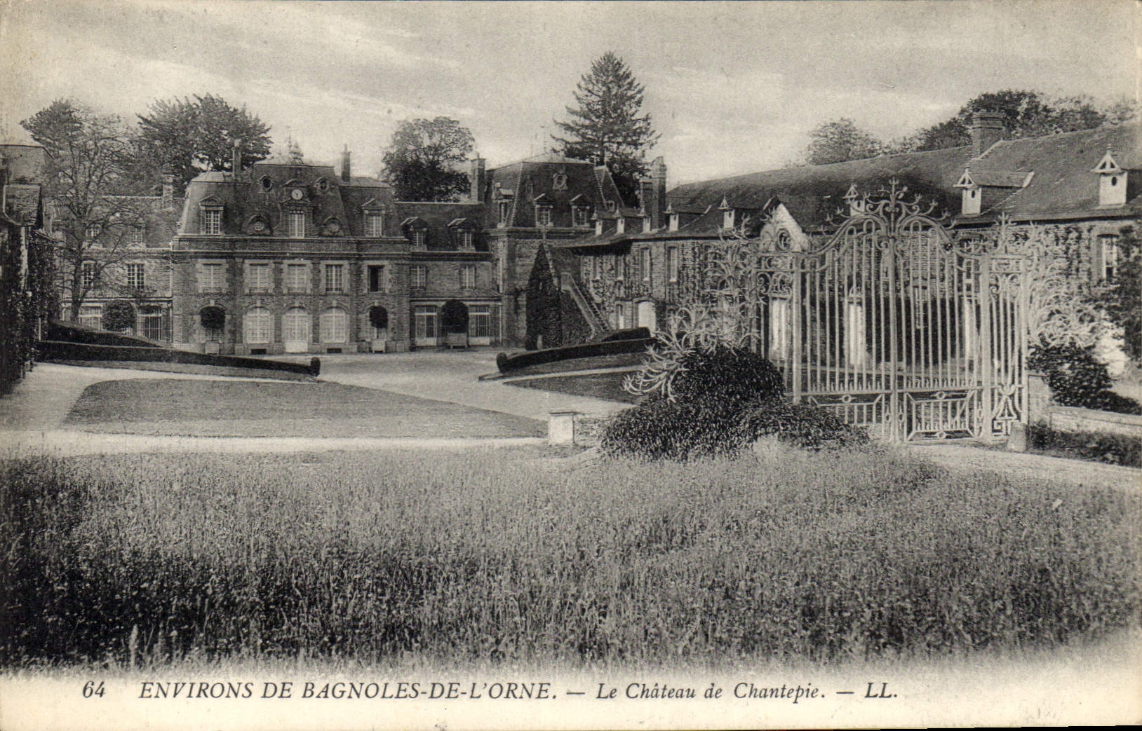 CPA Environs de Bagnoles de L'Orne Le Chateau de Chantepie