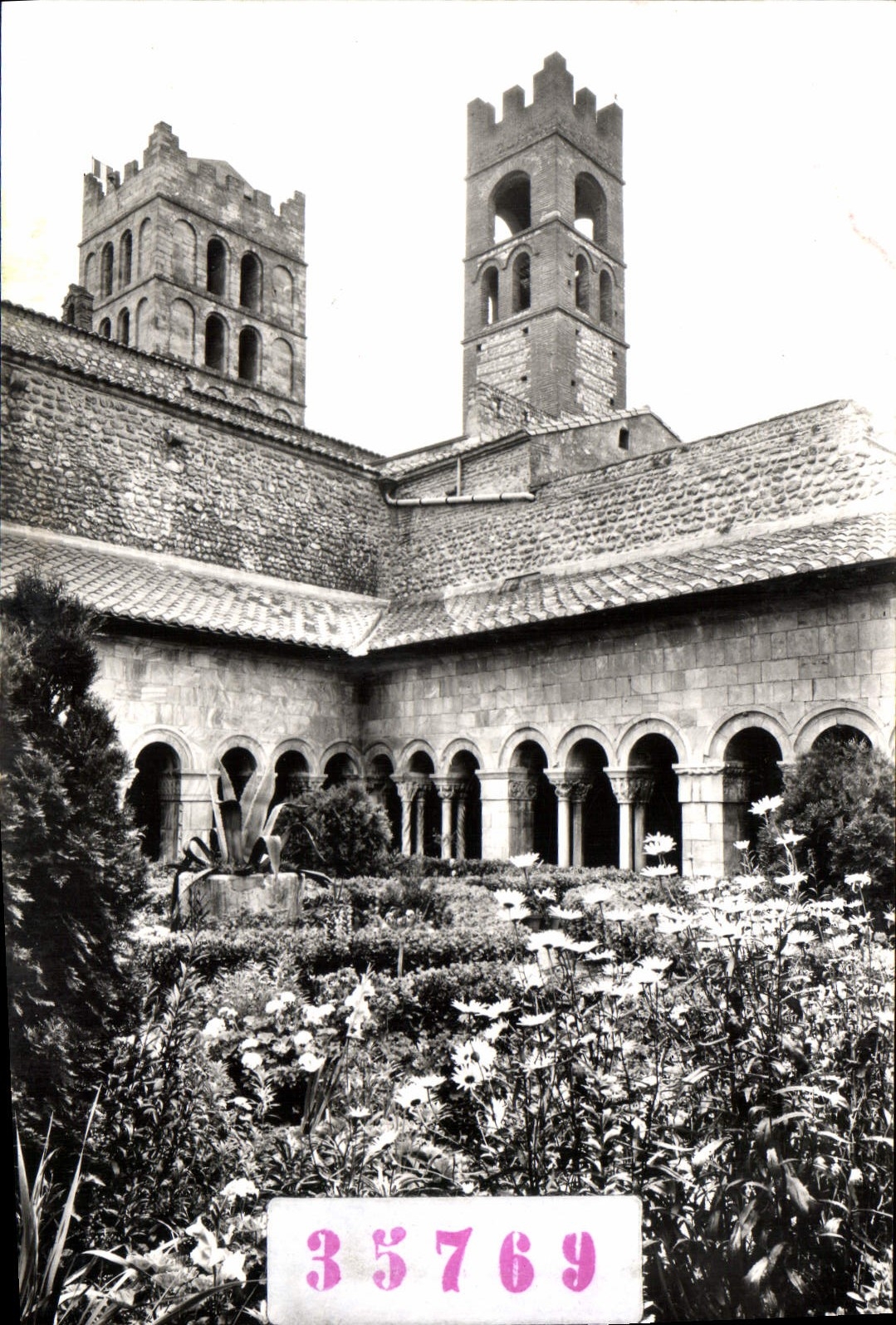 CPA Elne PO Interieur du Cloitre du XII 
