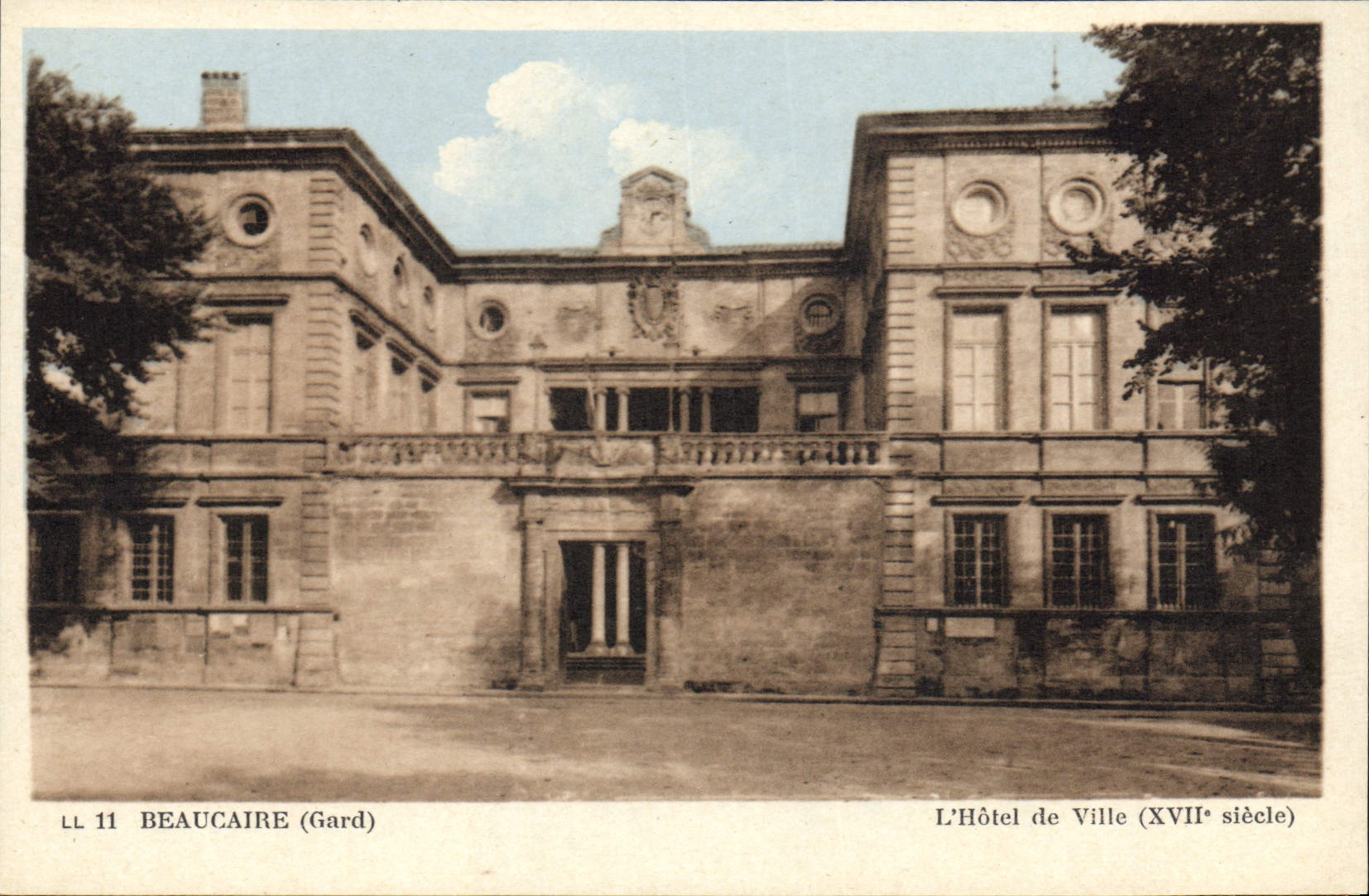 CPA Beaucaire Gard L'Hotel de Ville 