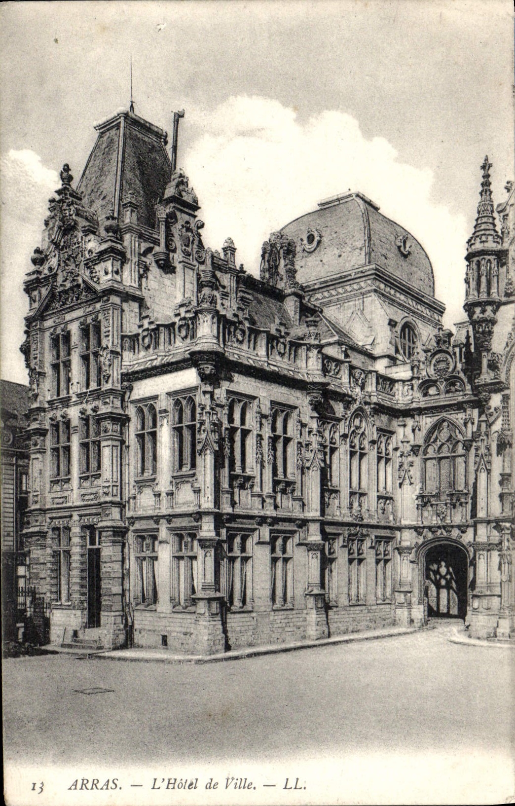 CPA Arras L'Hotel de Ville 
