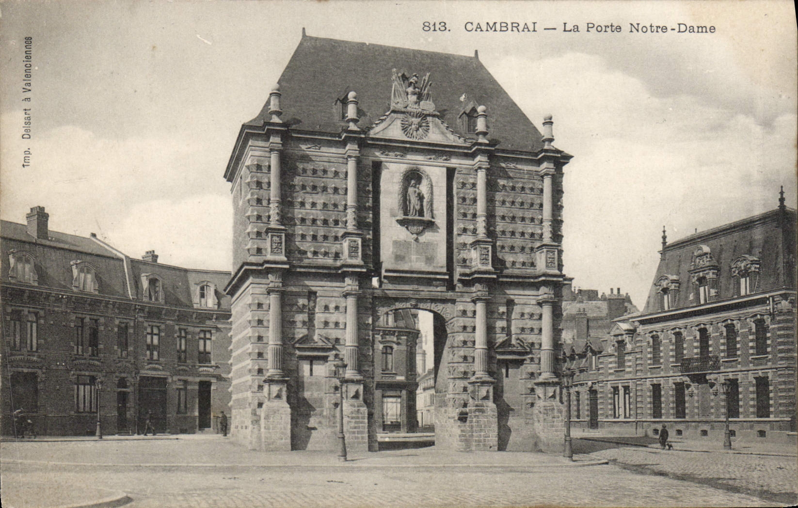CPA Cambrai La Porte Notre Dame 