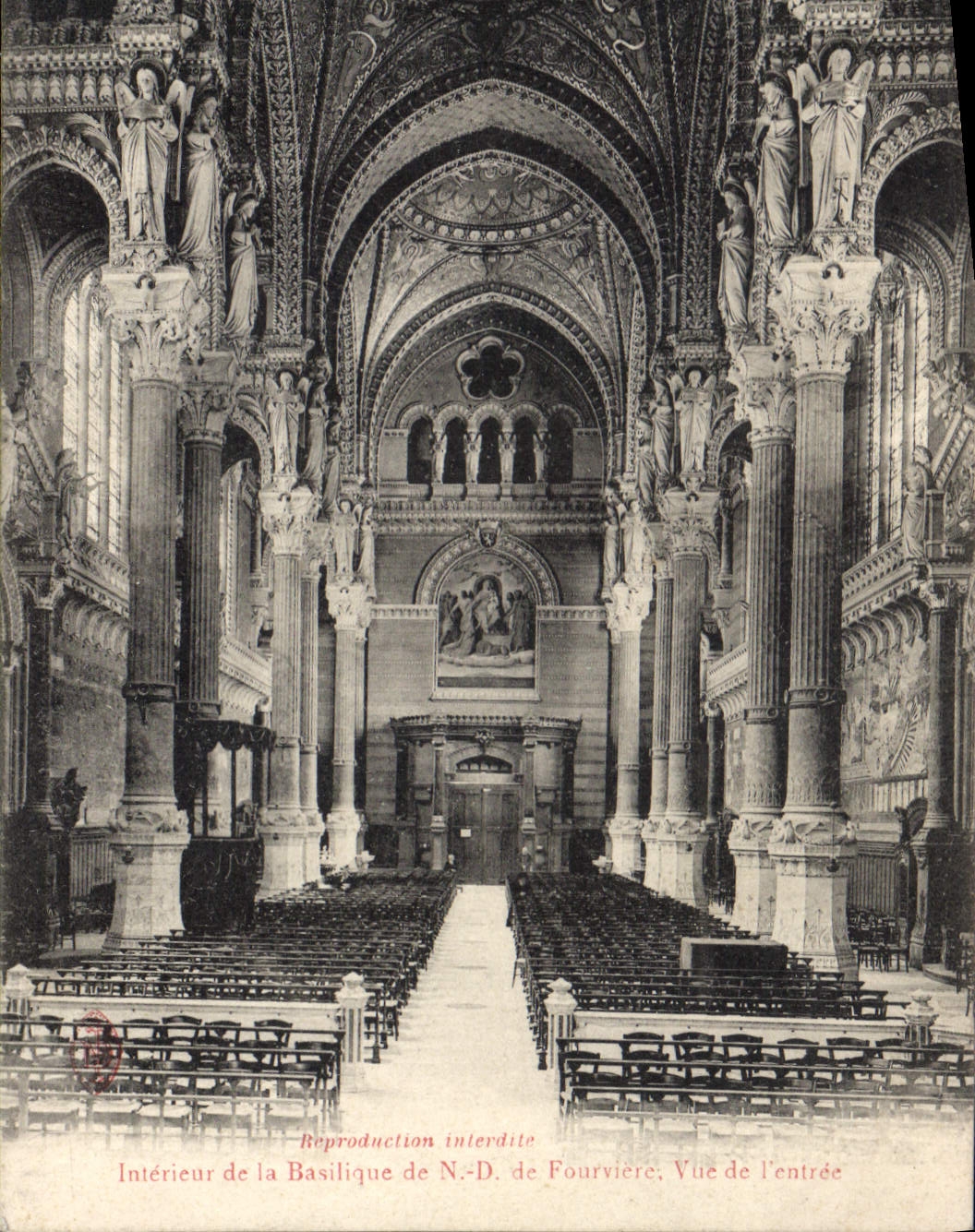 CPA Interieur de la Basilique de ND de Fourviere Vue de l'Entree Lyon