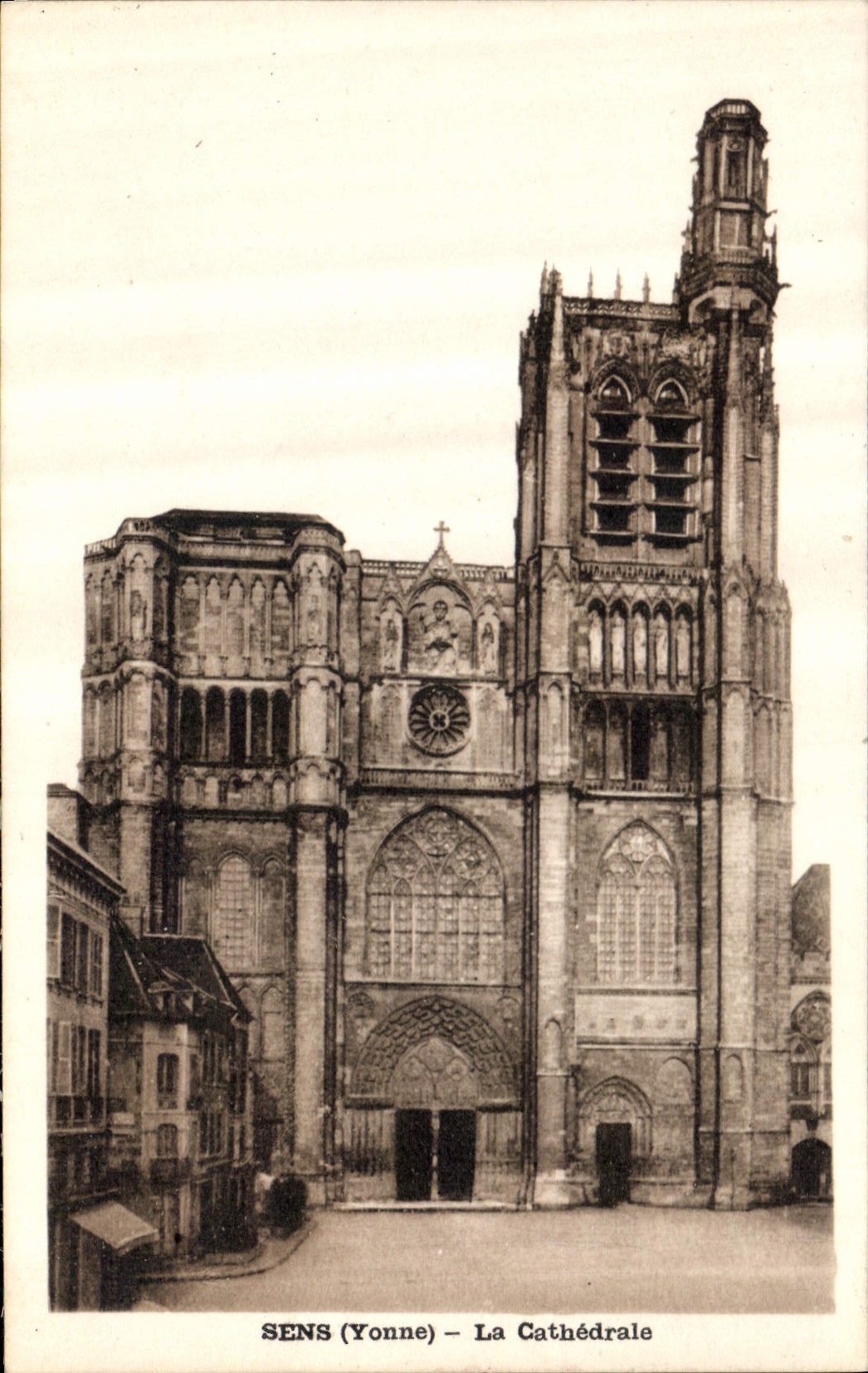 CPA Sens Yonne La Cathedrale 
