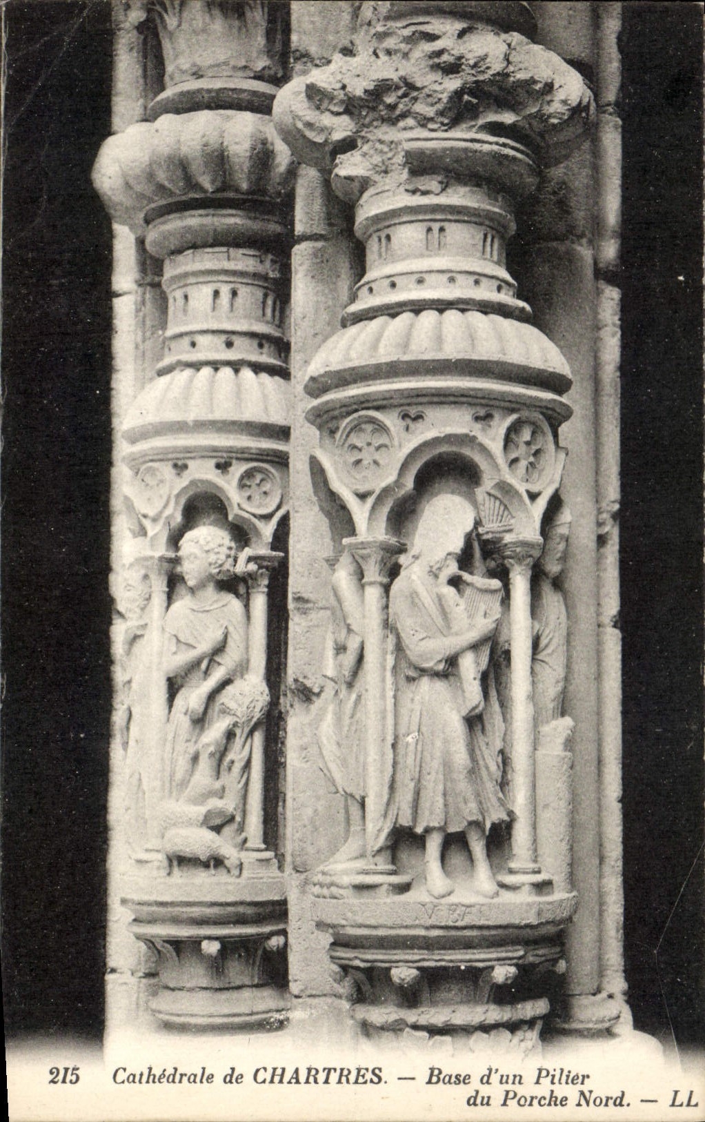 CPA Cathedrale de Chartres Base d'un Pilier du Porche Nord 