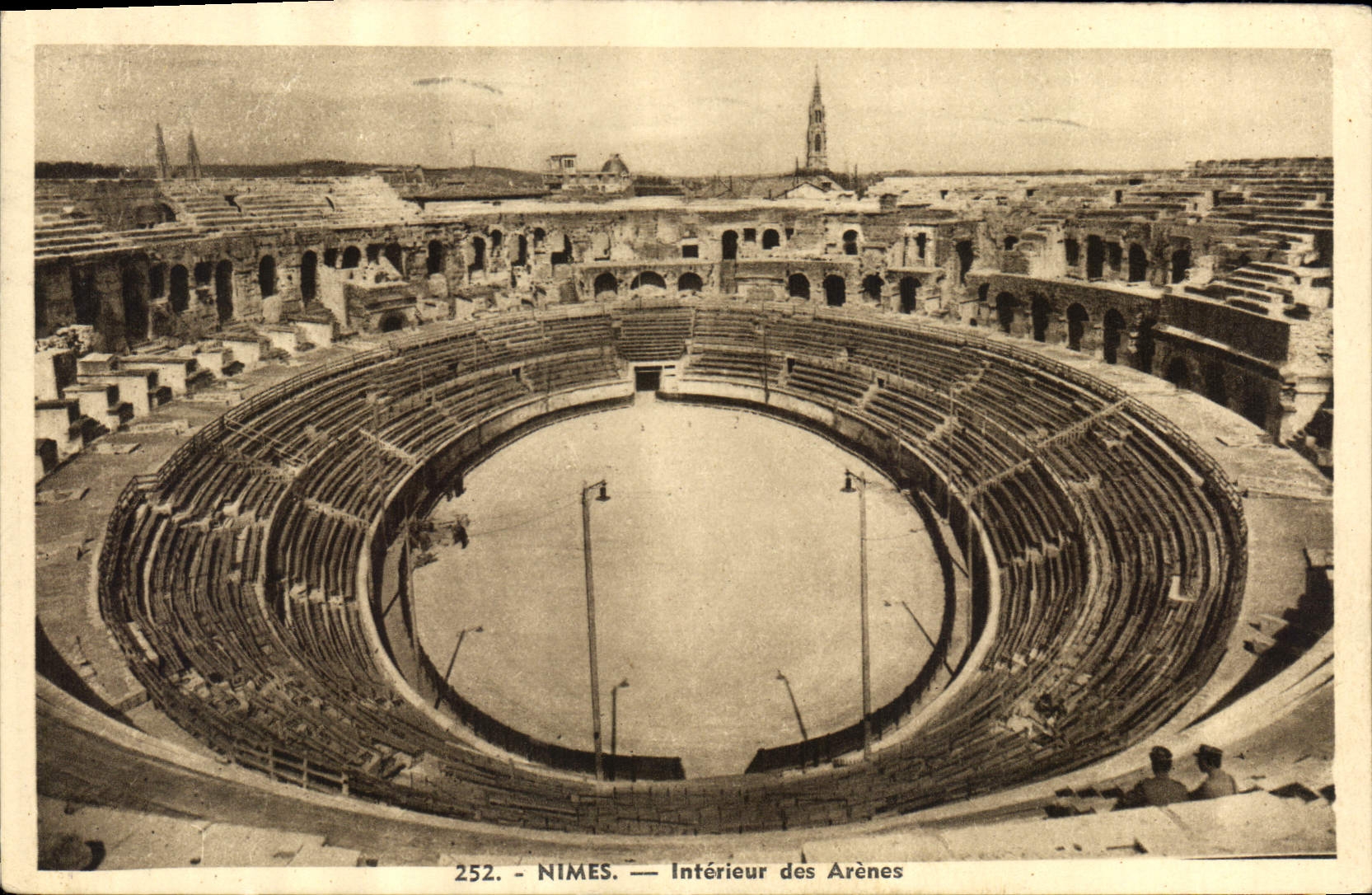 CPA Nimes Interieur des Arenes 