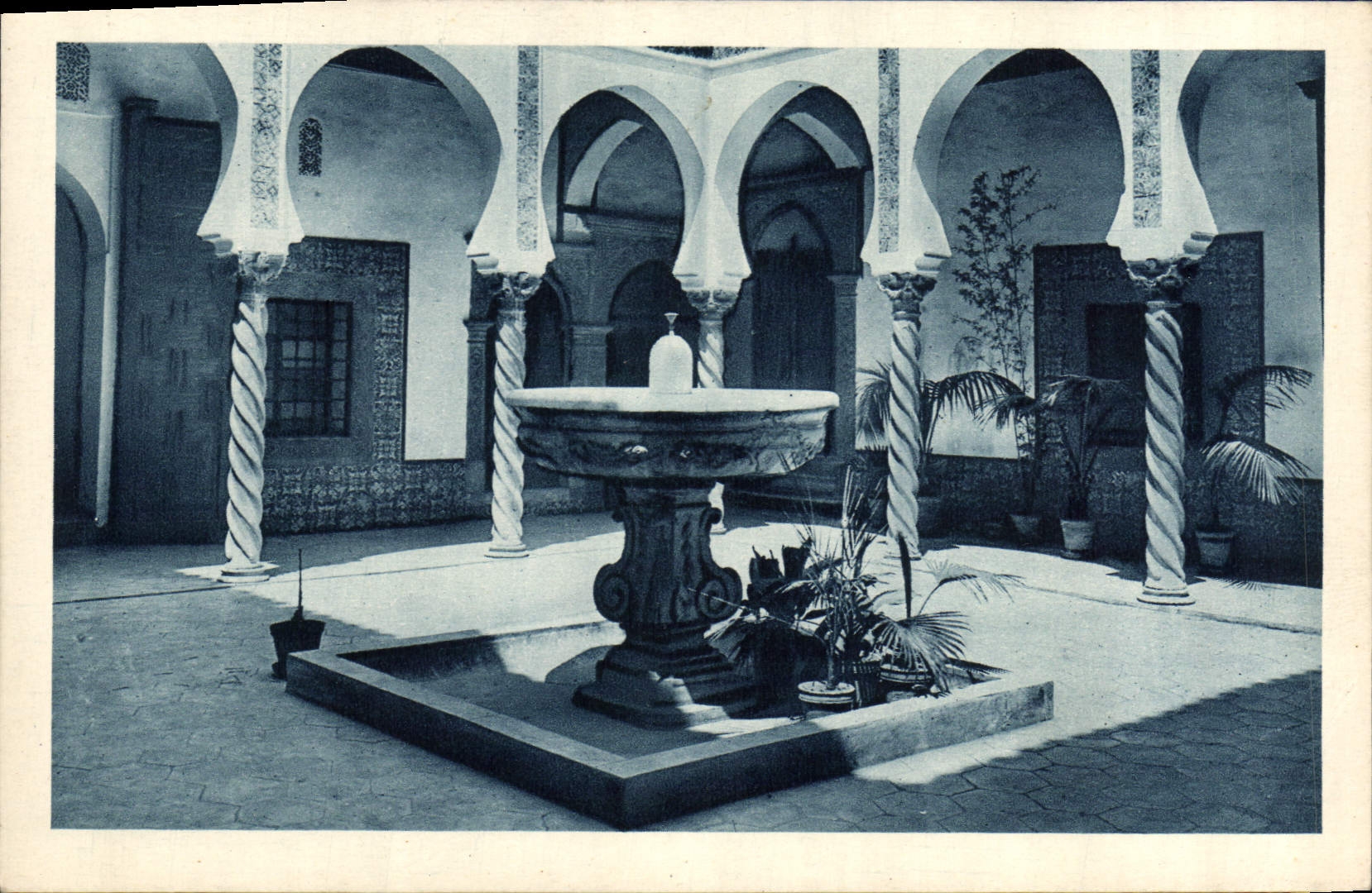 CPA Alger Interieur de l'Archeveche 