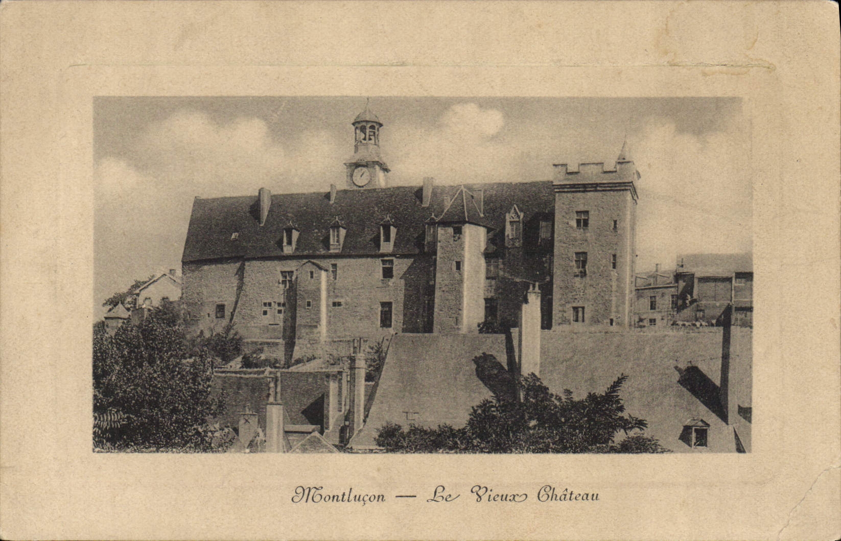 CPA Montlucon Le Vieux Chateau 