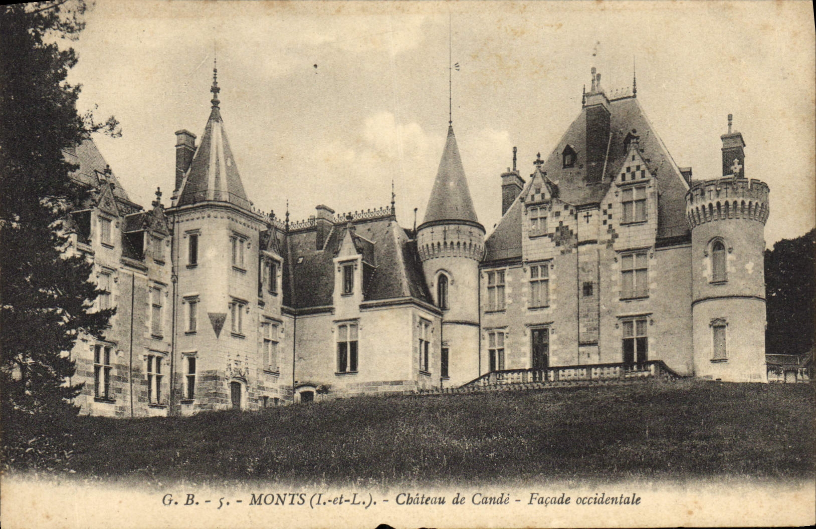 CPA Monts L et L Chateau de Cande Facade occidentale