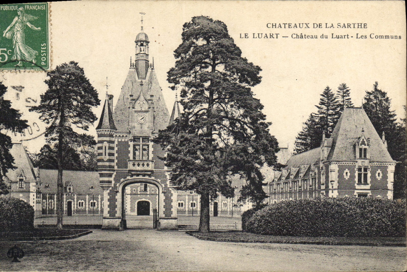CPA Chateaux de la Sarthe Le Luart Chateau du Luart Les Communs 