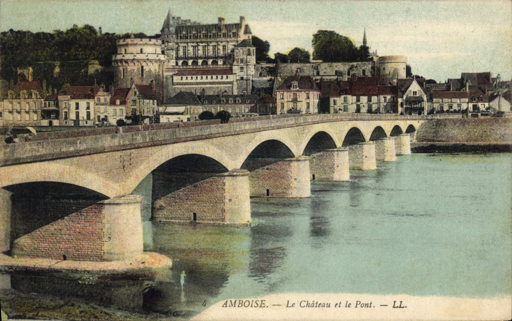 CPA Amboise Le Chateau et le Pont 
