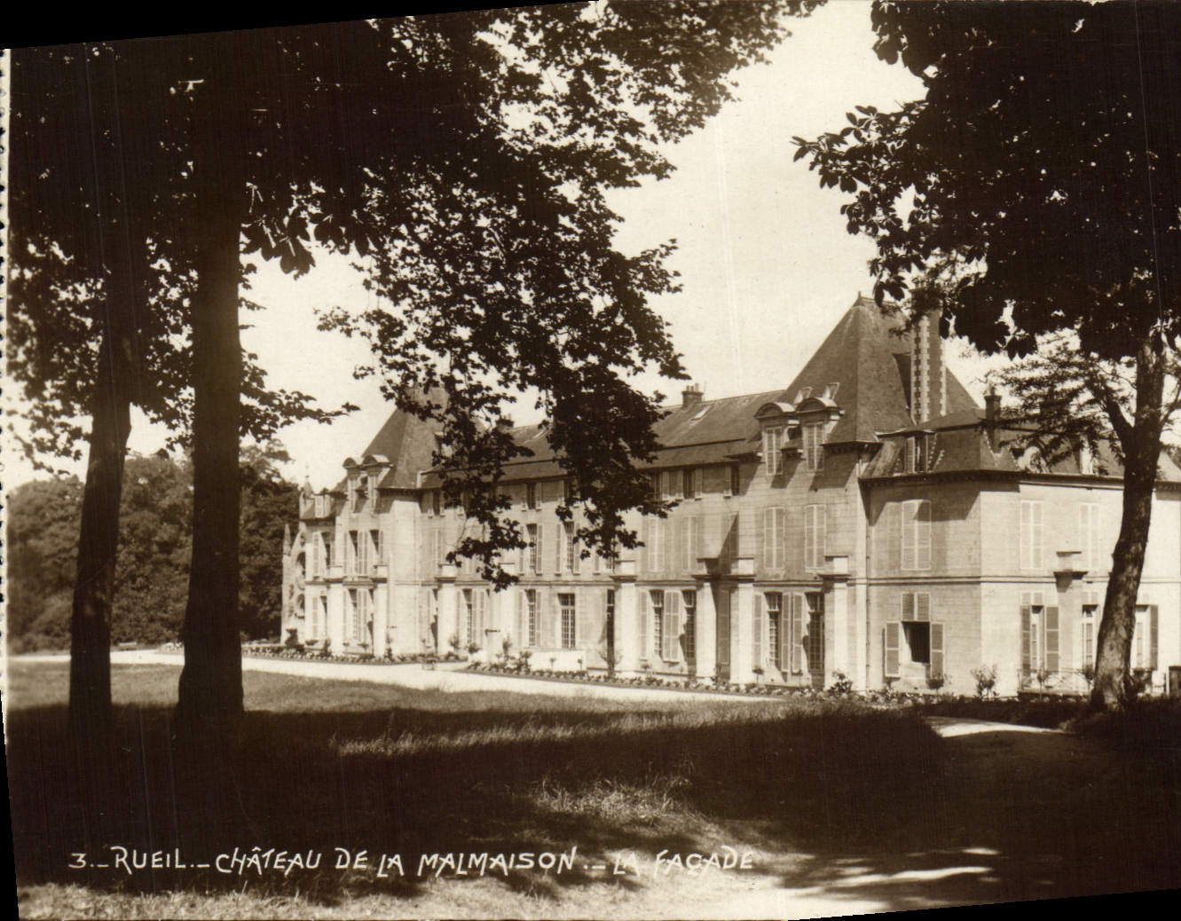 CPA Rueil Chateu de la Malmaison La Facade