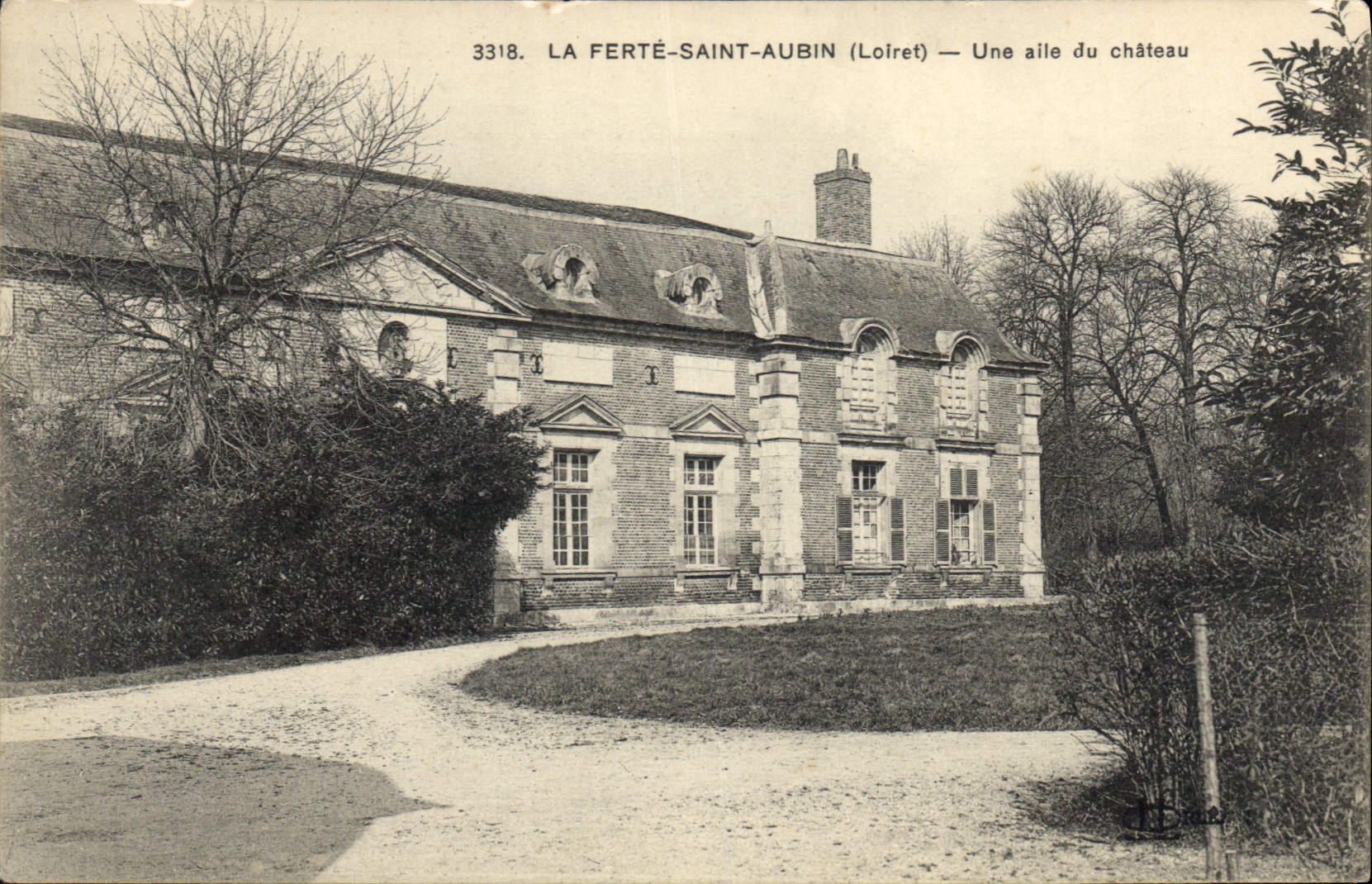 CPA La Ferte Saint Aubin Loiret Une aile du chateau 