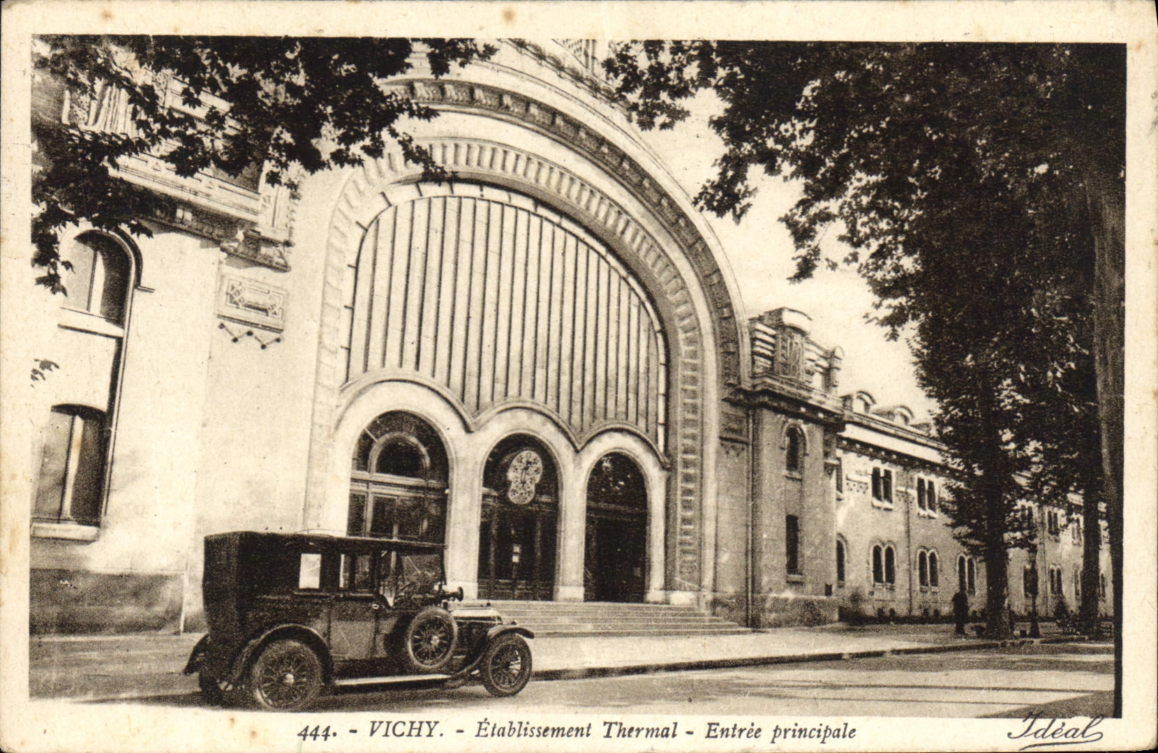 CPA Vichy Etablissement Thermal Entree principale 