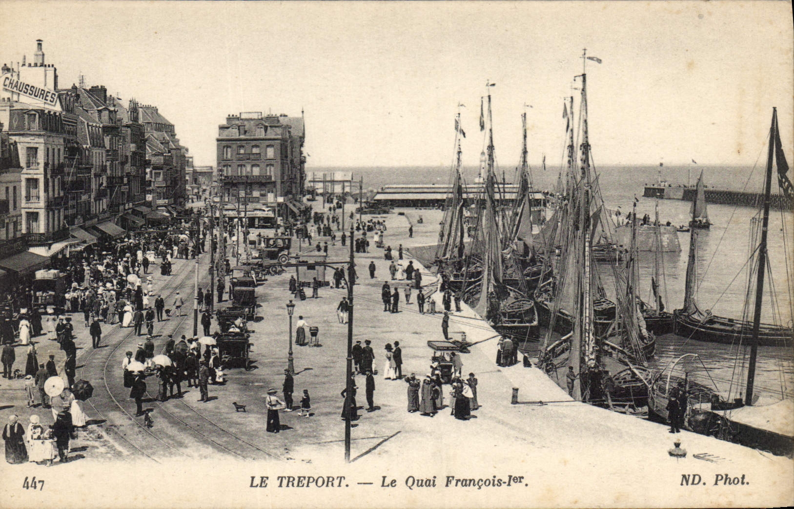 CPA Le Treport Le Quai Francois 1er Bateaux