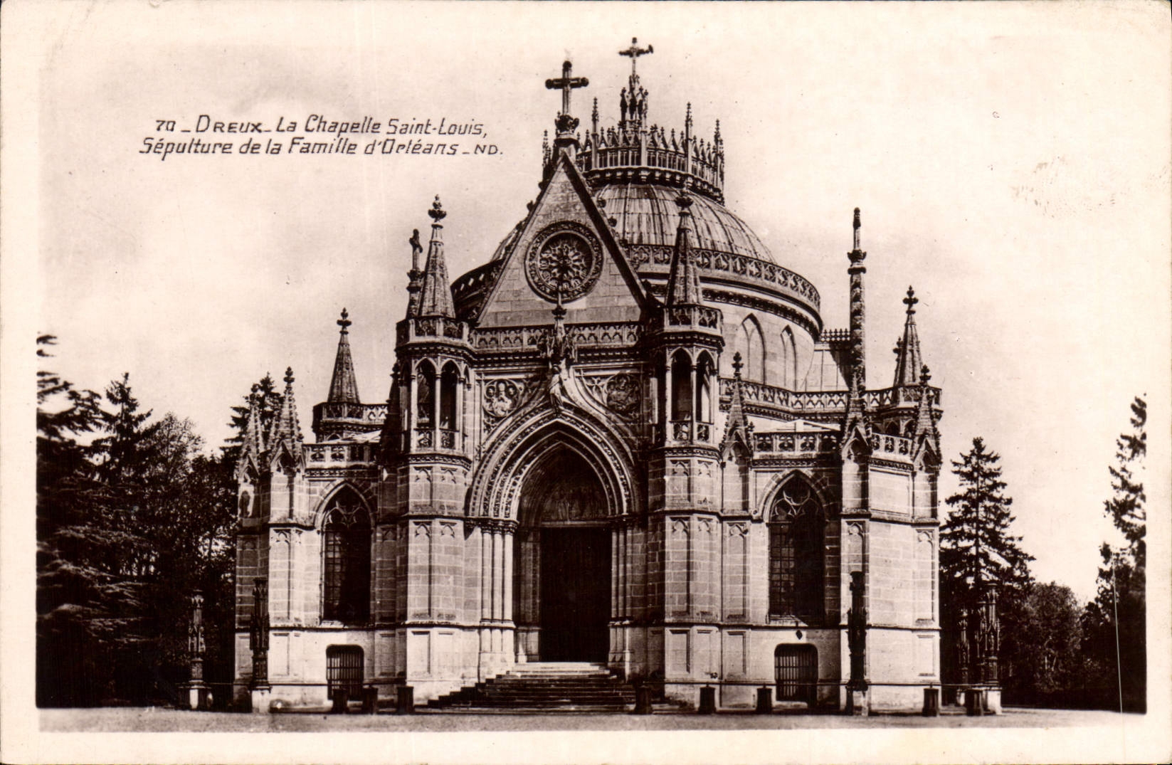 CPA Dreux La Chapelle Saint Louis Sepulture de la Familie d'Orleans