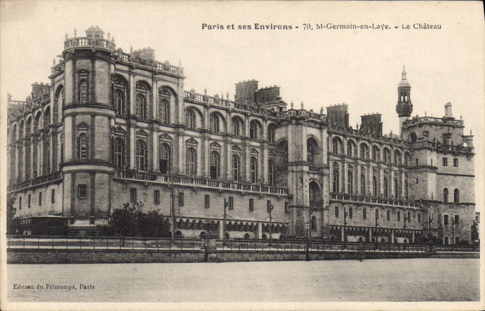 CPA Paris et ses Environs St Germain en Laye Le Chateau 