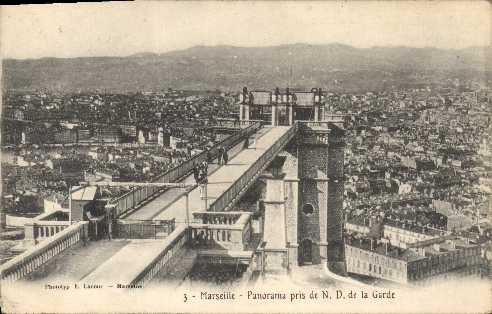 CPA Marseille Panorama pris de ND de la Garde 