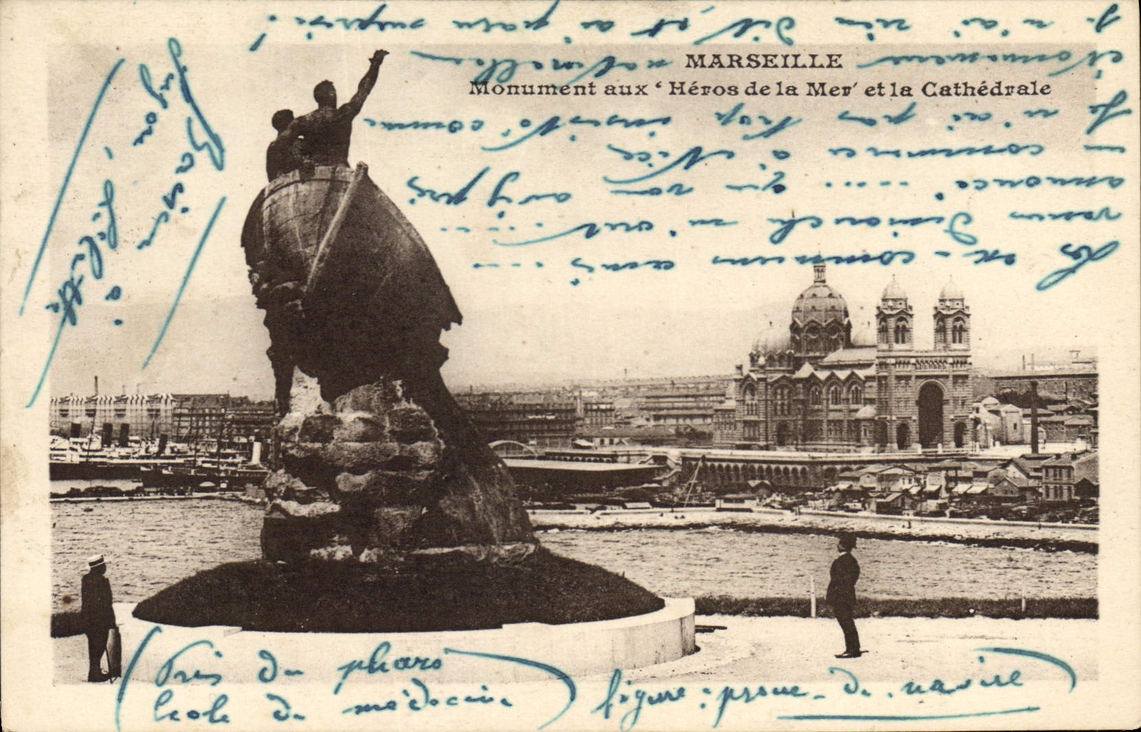 CPA Marseille Monument aux Heros de la Mer et la Cathedrale 
