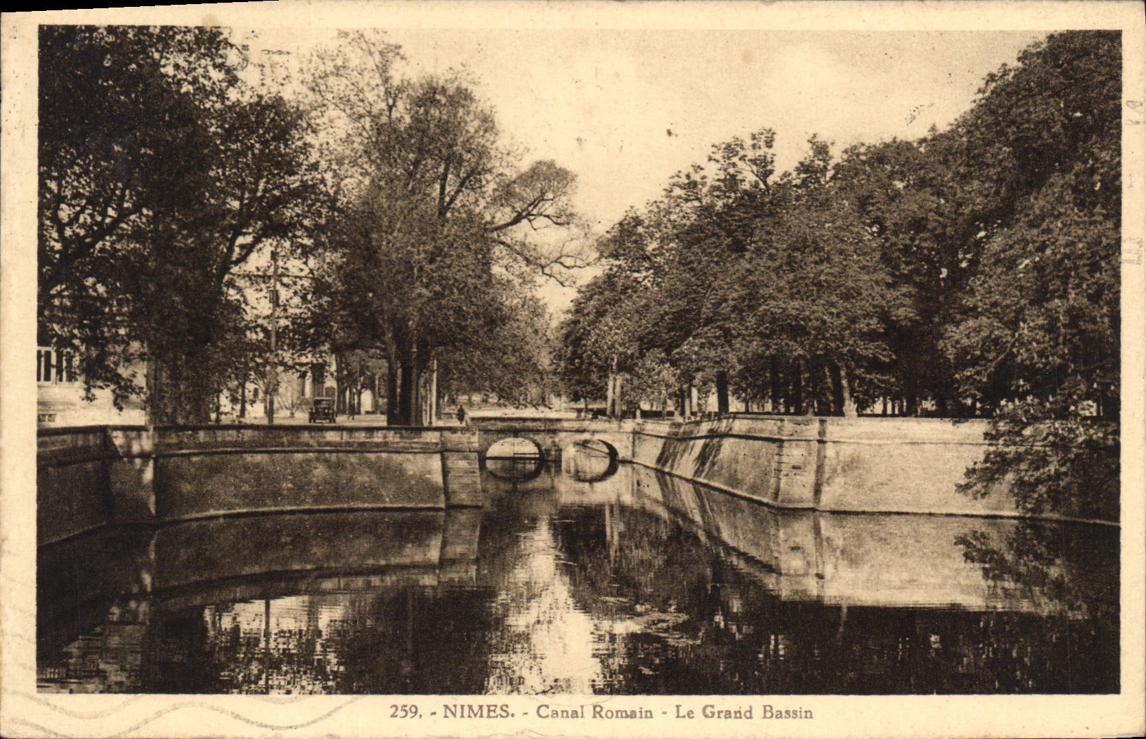 CPA Nimes Canal Romain Le Grand Basin 