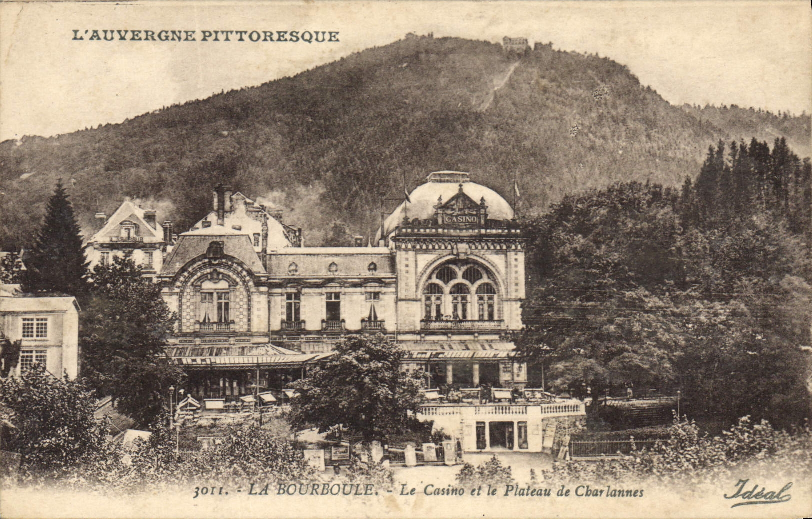 CPA La Bourboule Le Casino et le Plateau de Charlannes