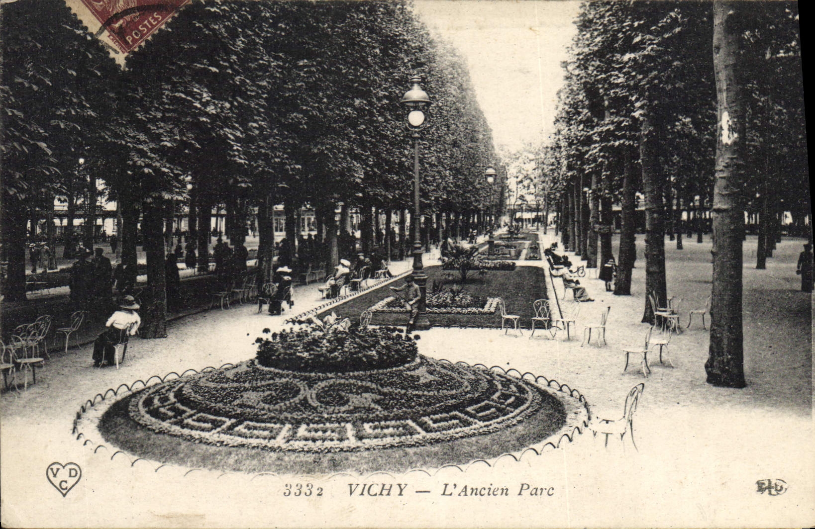 CPA Vichy L'Ancien Parc 