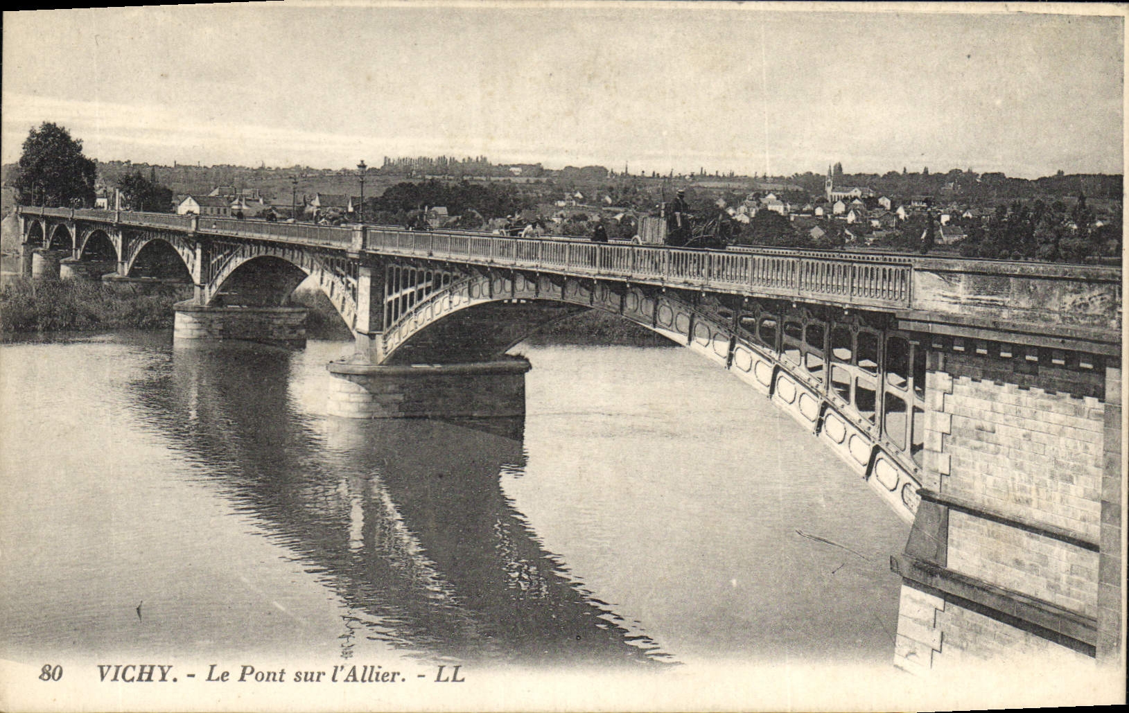 CPA Vichy Le Pont sur l'Allier 