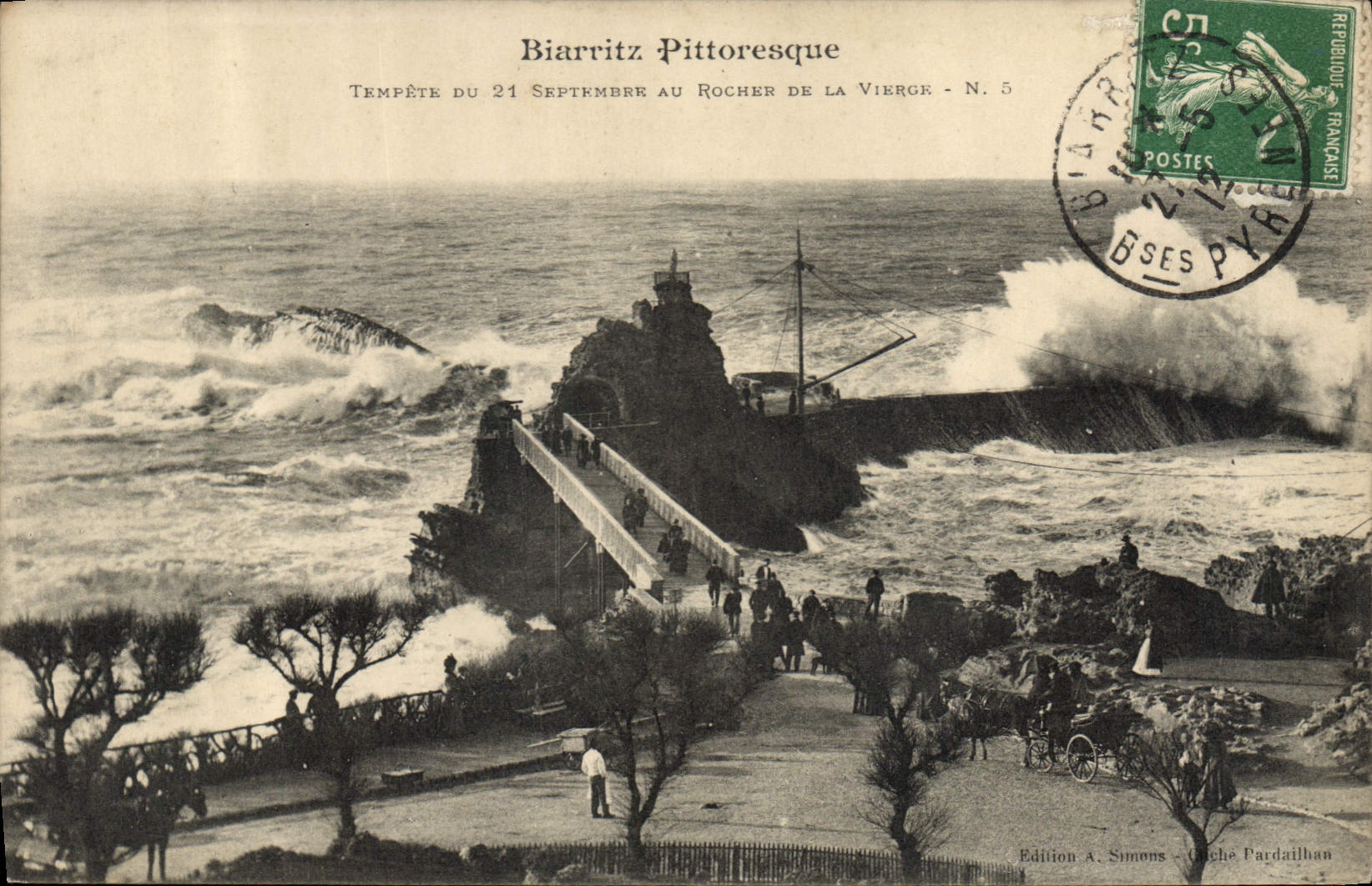 CPA Biarritz Pittoresque Tempete du 21 septembre au Rocher de la Vierge 