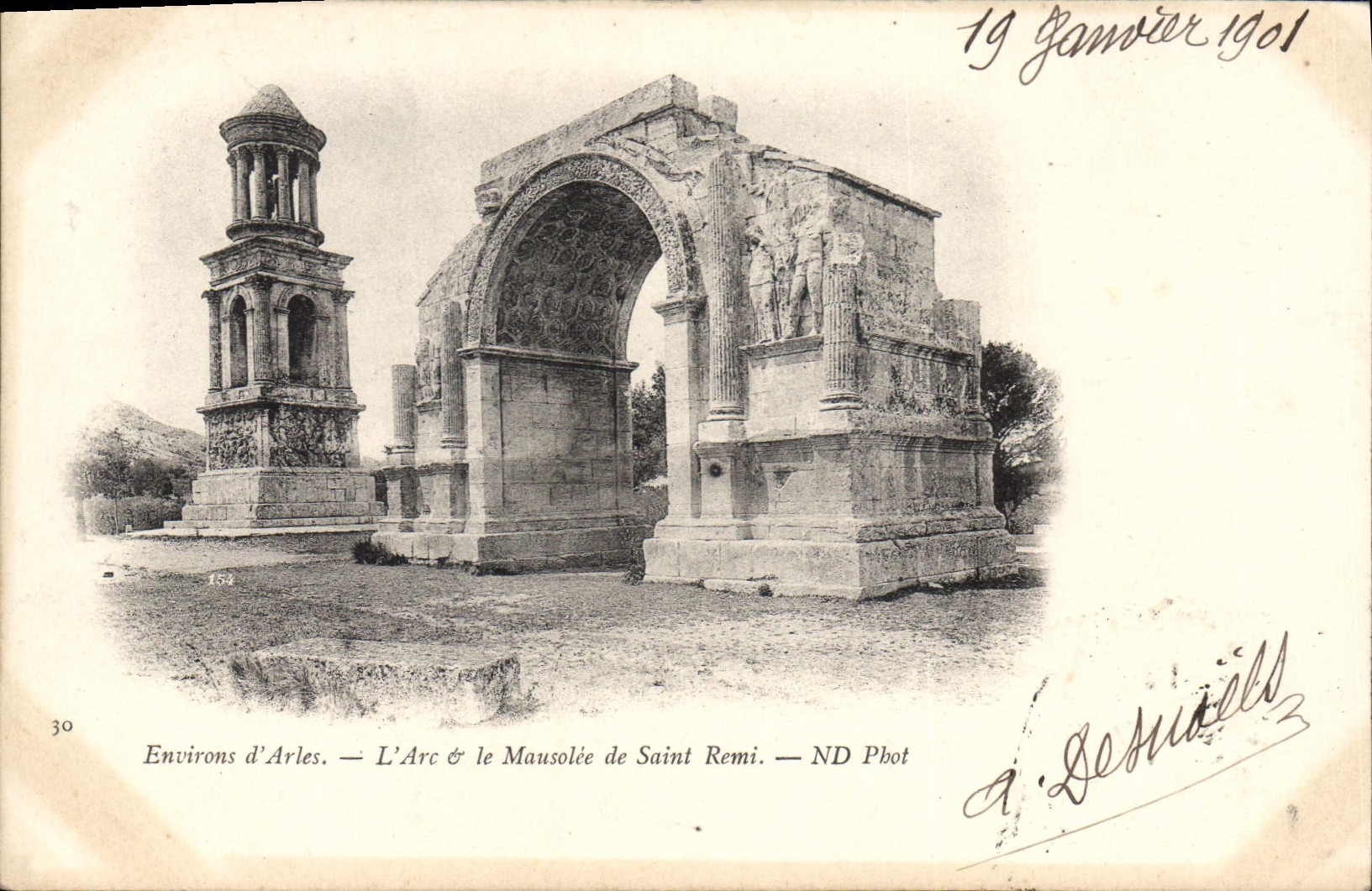 CPA Environs d'Arles l'Arc et le Mausolee de Saint Remi 