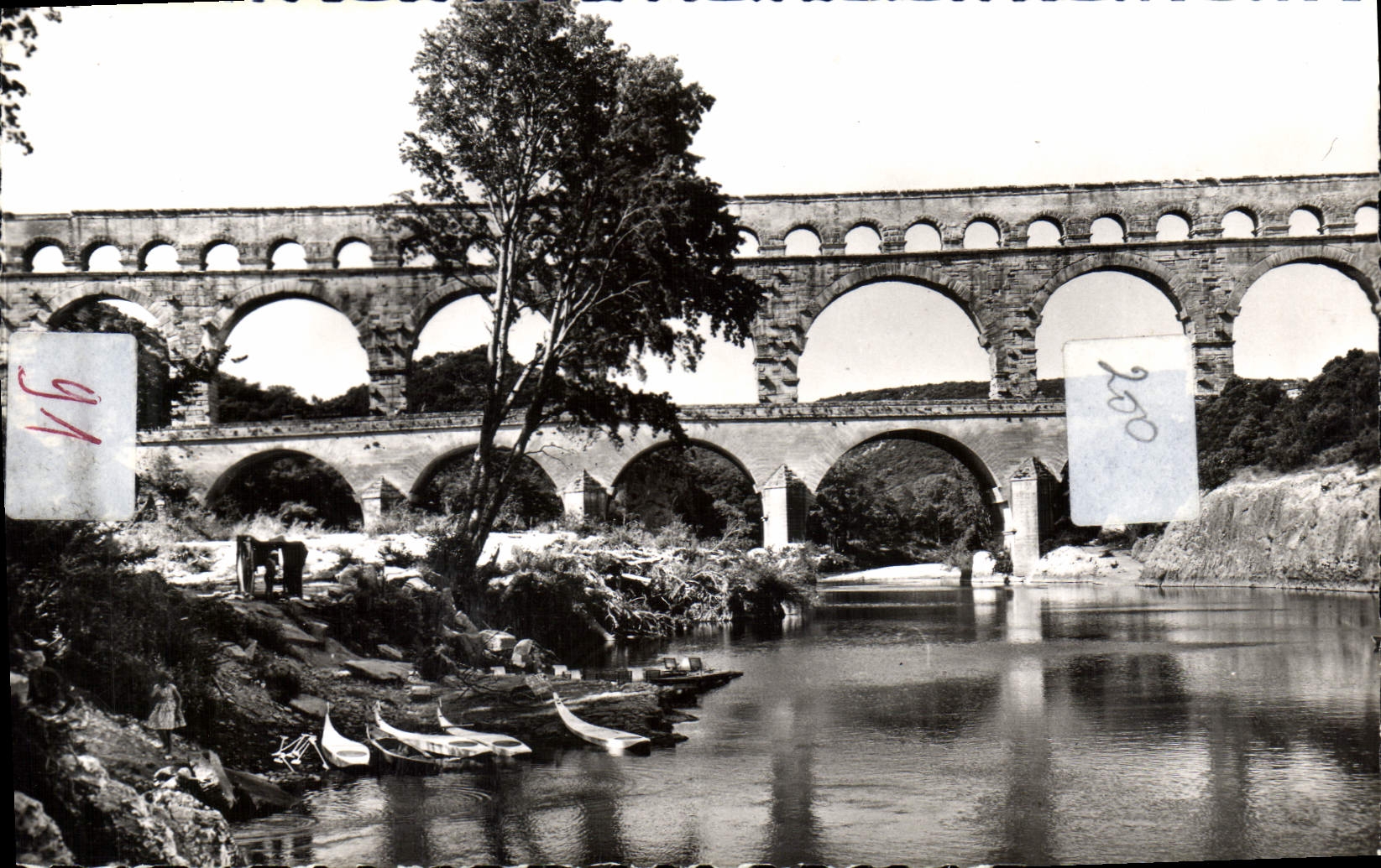 CPM Le Pont du Gard Gard Aqueduc romain construit avant l'ere chretienne sur l'ordre d'Agrippa pour 