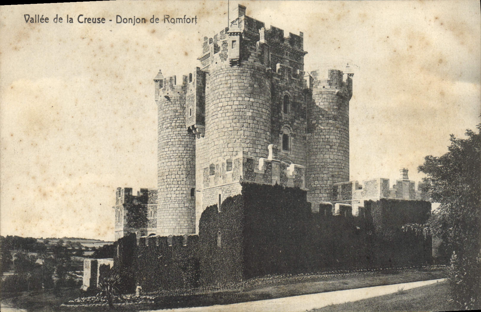 CPA Vallee dela Creuse Donjon de Romfort 