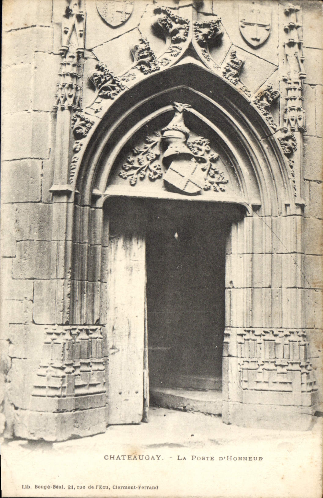 CPA Chateaugay le Porte d'Honneur 